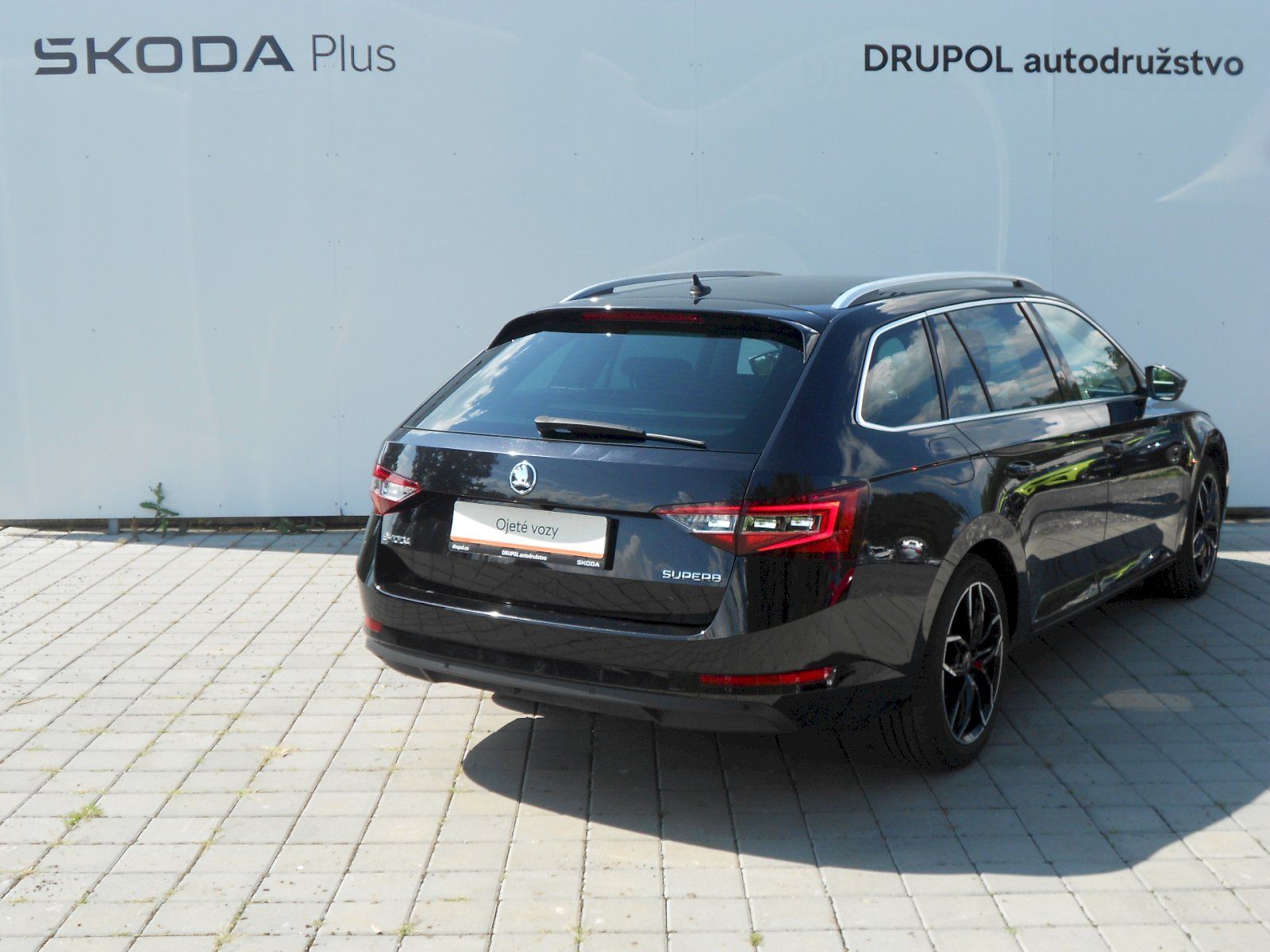 Škoda Superb, Combi III 2.0 TDI - 140 kW, St - fotka 2