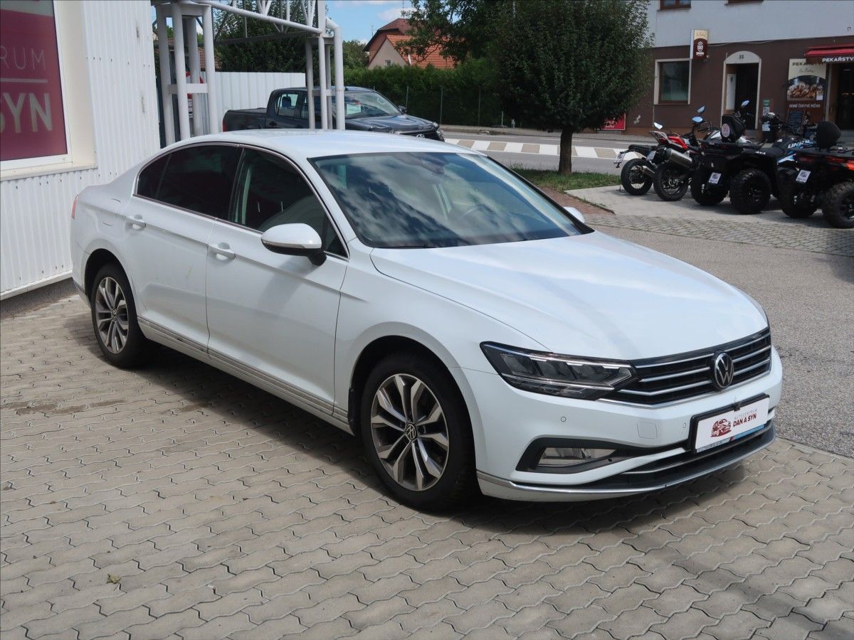 Volkswagen Passat, 2,0 TDI DSG ELEGANCE 1.MAJ. CZ - fotka 2