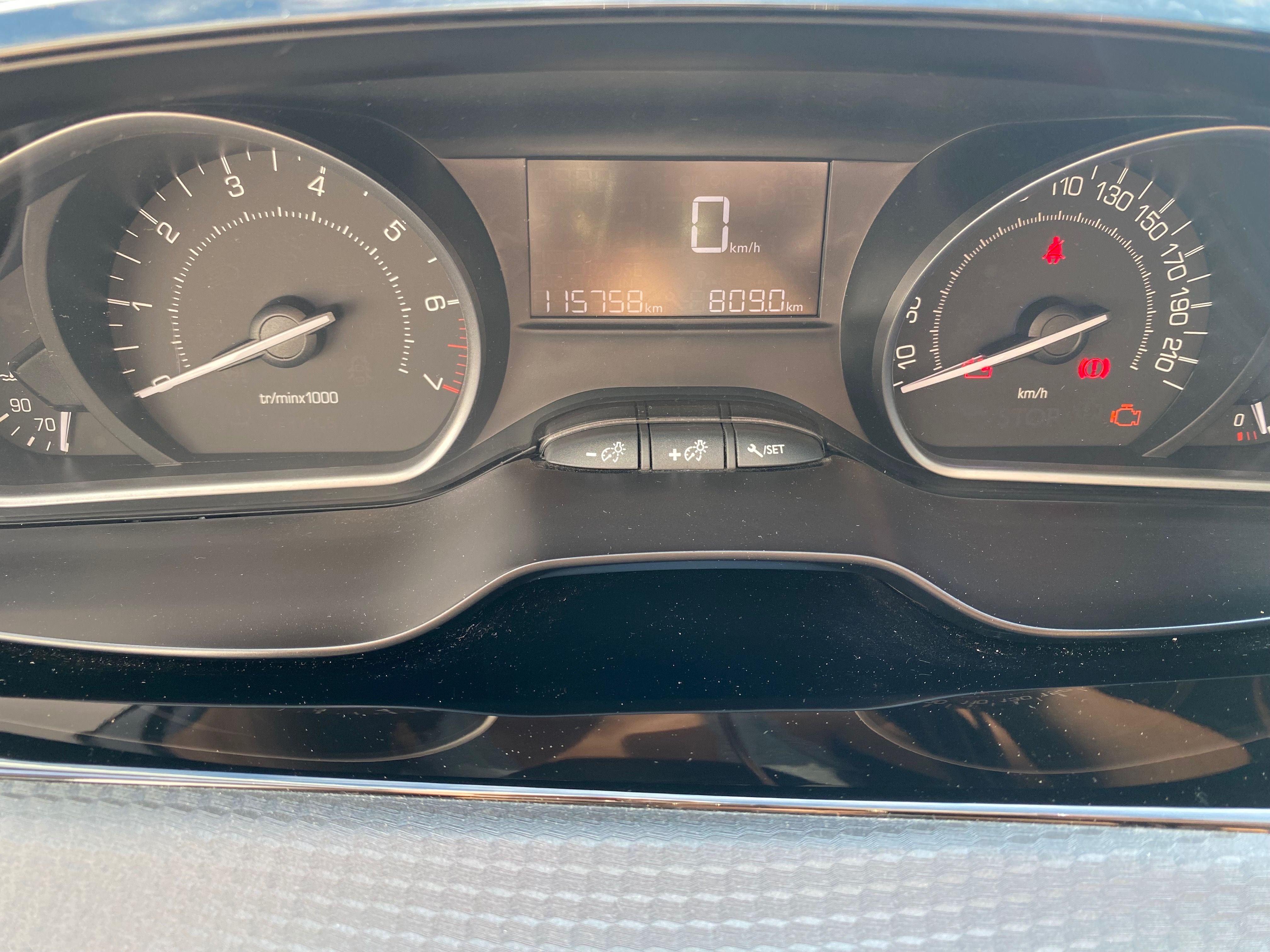 Peugeot 2008, Peugeot 2008, servisováno - fotka 5