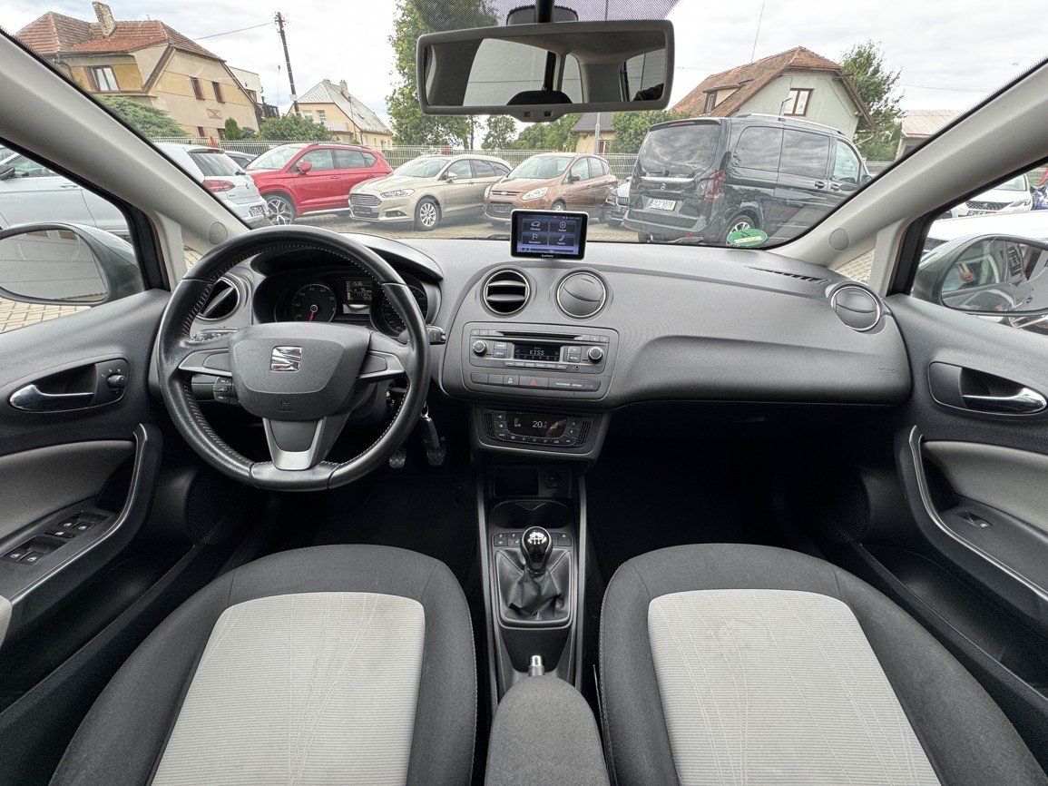 Seat Ibiza, 1.4i 16V Navi Digi Klima - fotka 6