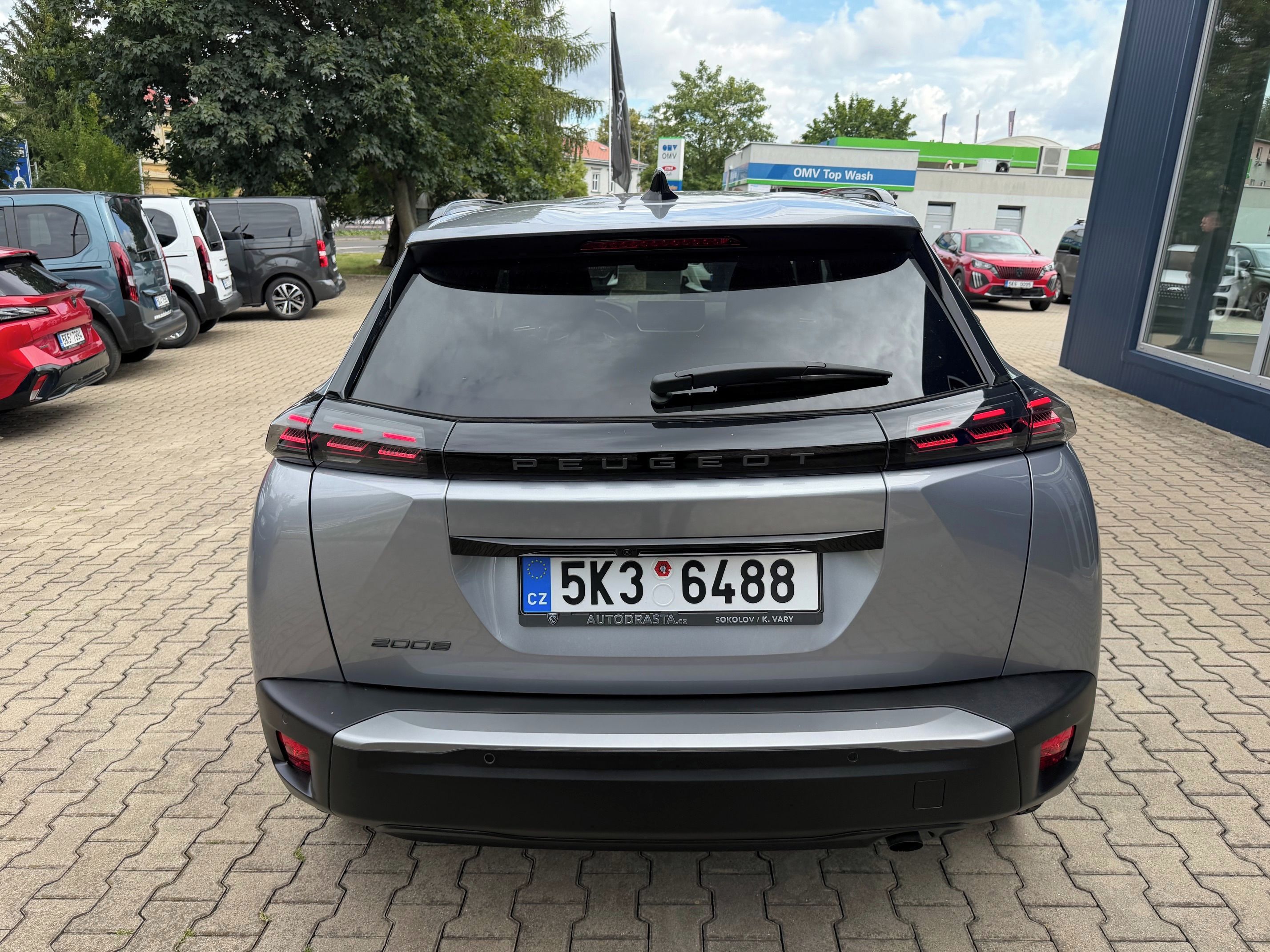 Peugeot 2008, ALLURE 1.2 PT 74kW MAN6 - fotka 5