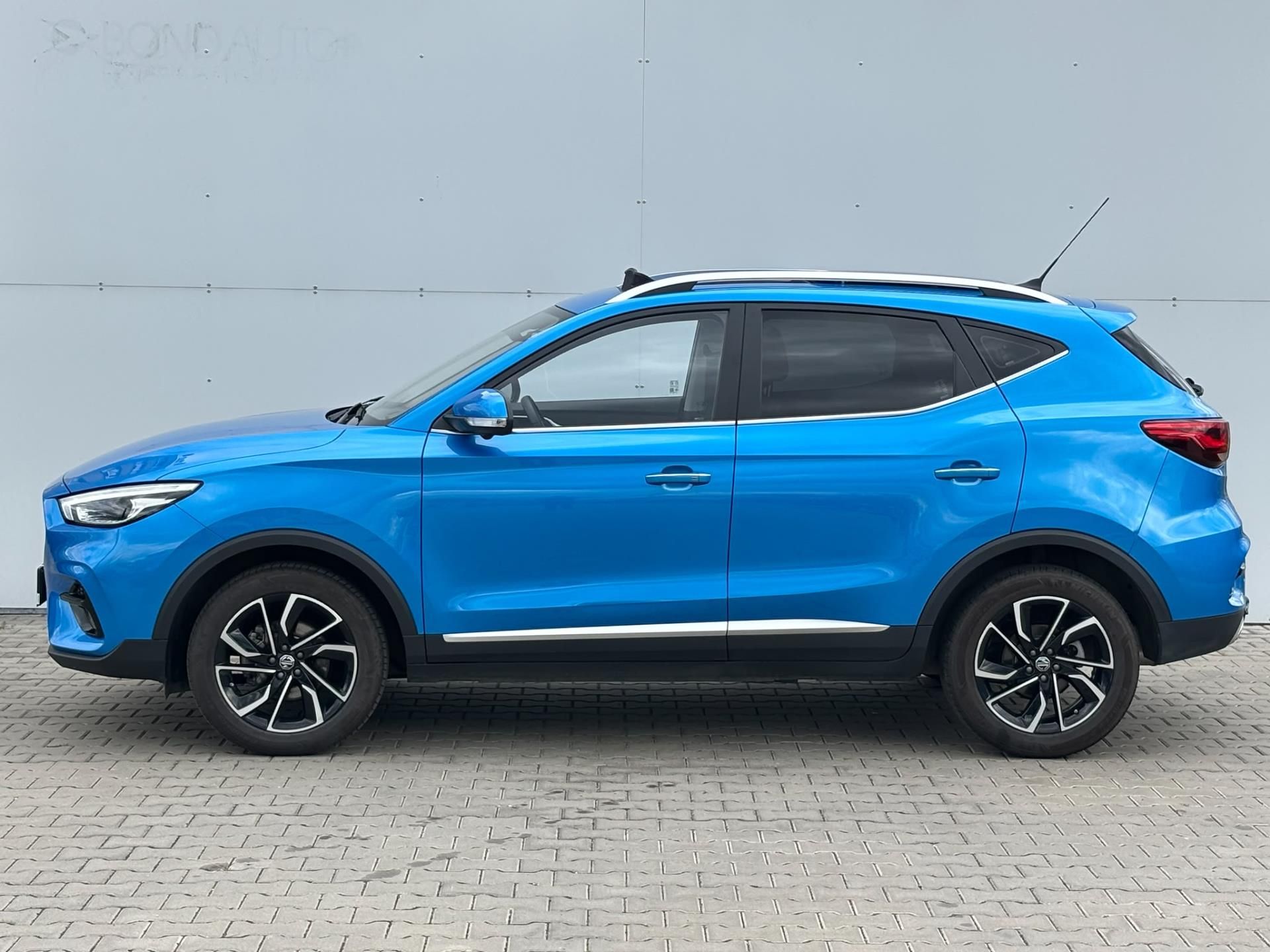 MG ZS, 1.0 TGI 82 kW Elegance - fotka 3