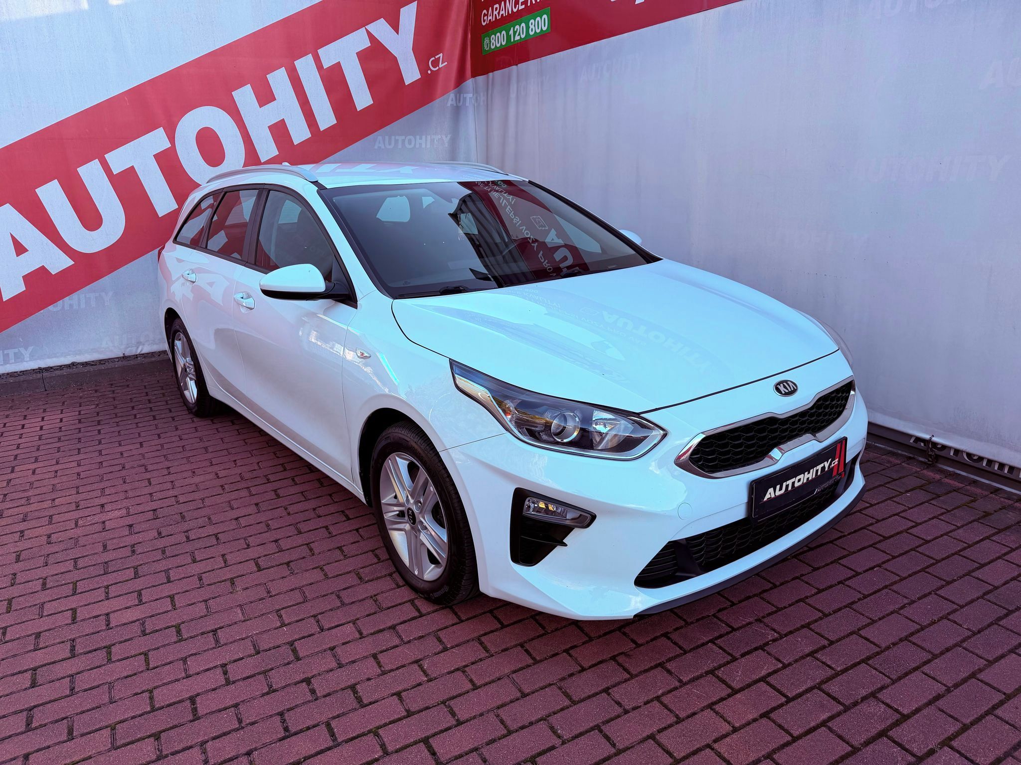 Kia Cee´d, 1.5 T-GDi Exclusive, ČR - fotka 5