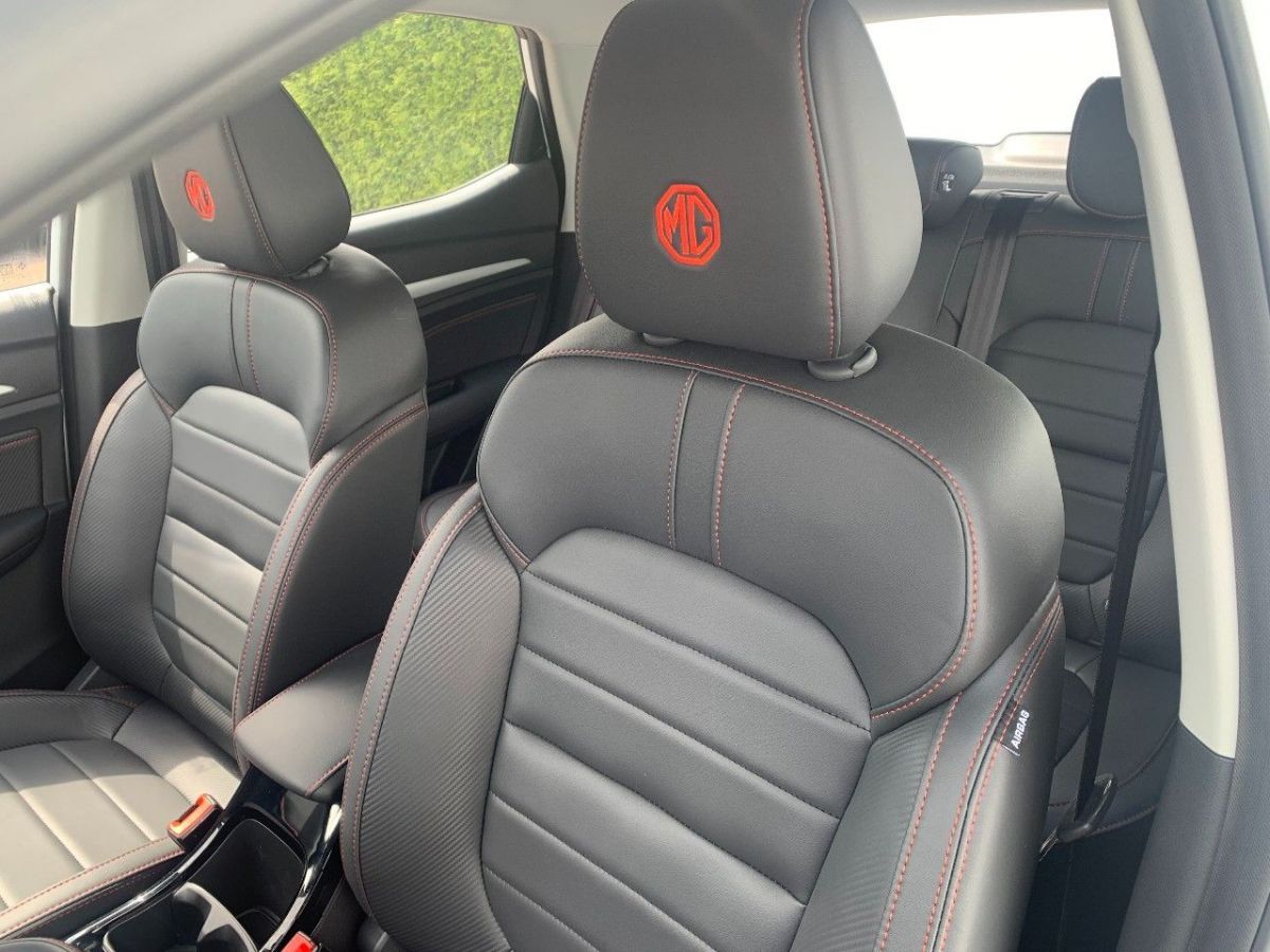MG ZS, Exclusive 1,0 TGI 82 kW 2WD 6A - fotka 4