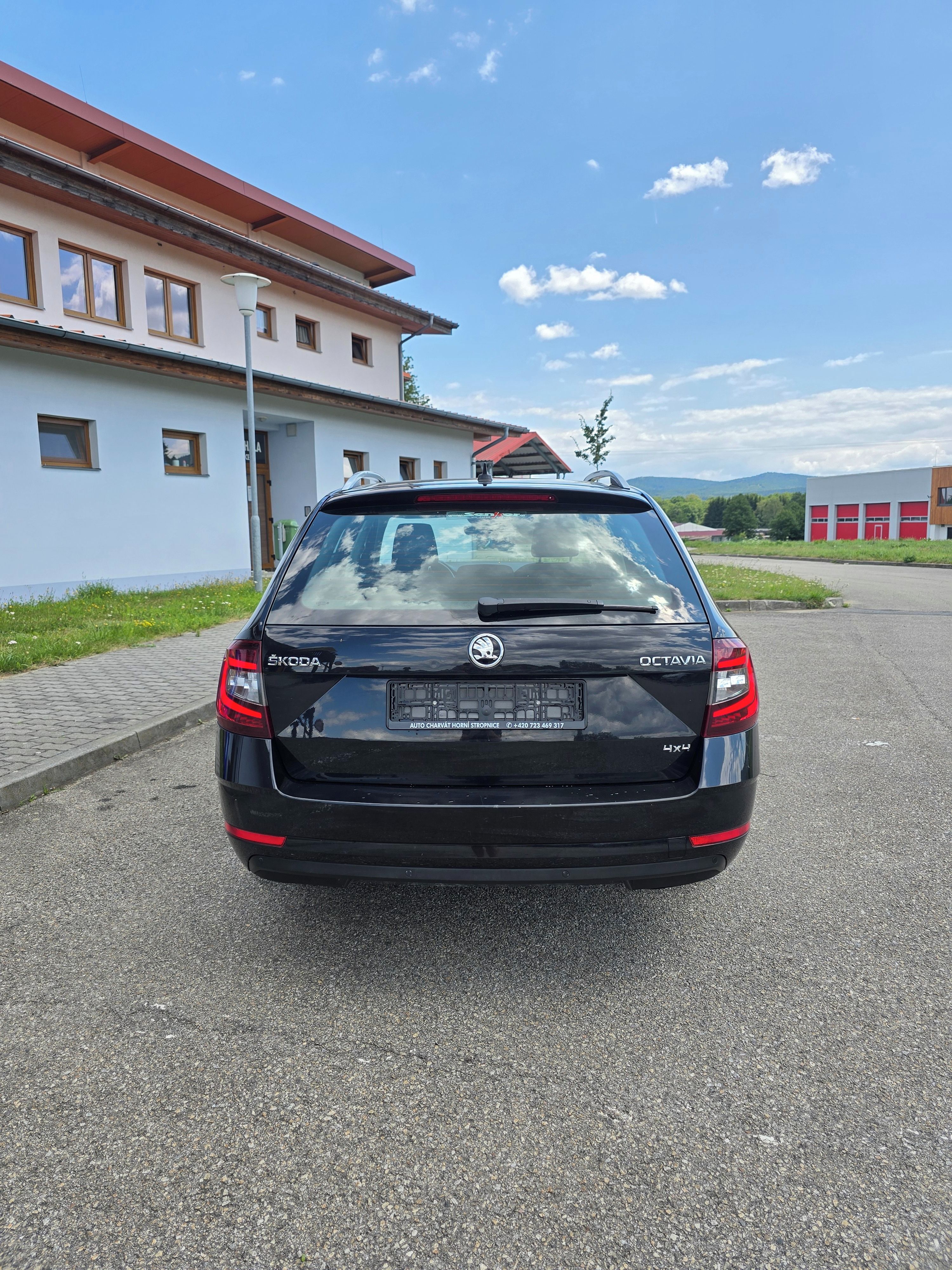 Škoda Octavia, 2.0 TDI 4x4 Style TAŽNÉ/NAVI - fotka 6
