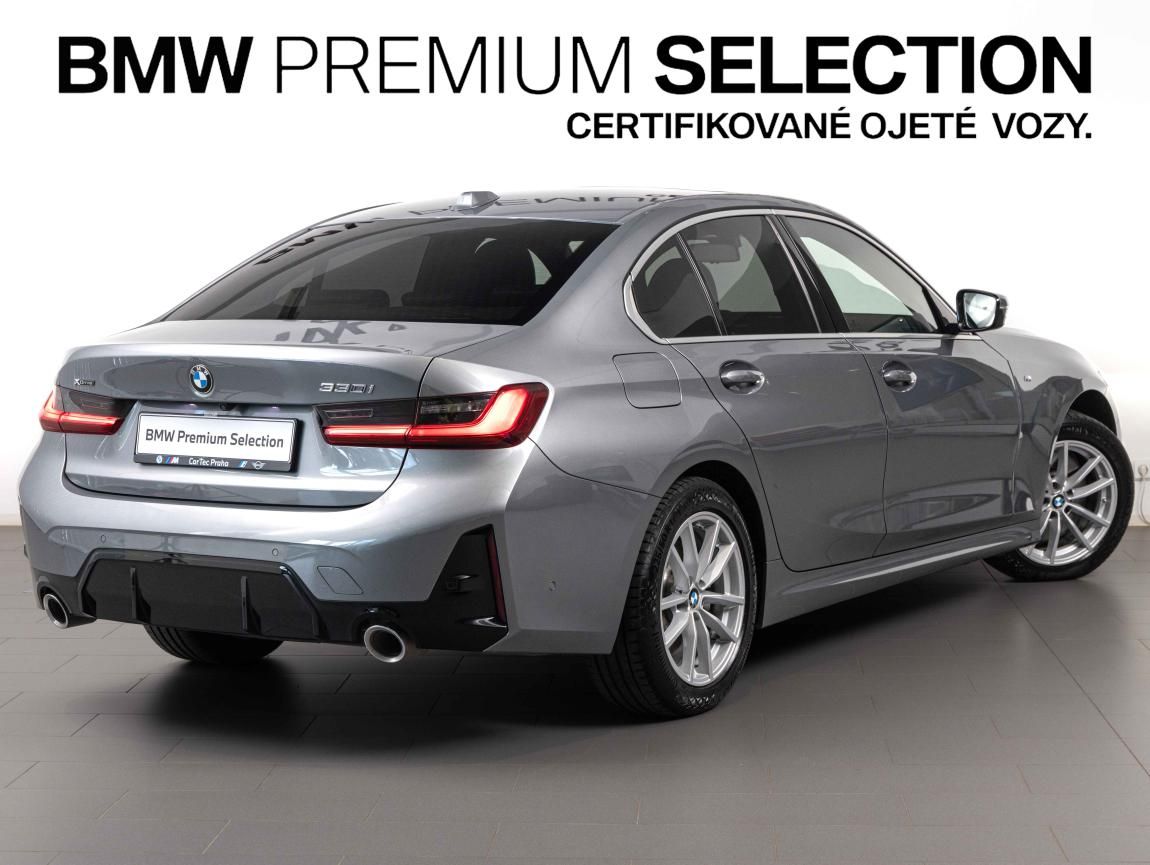 BMW Řada 3, 330i xDrive - fotka 5
