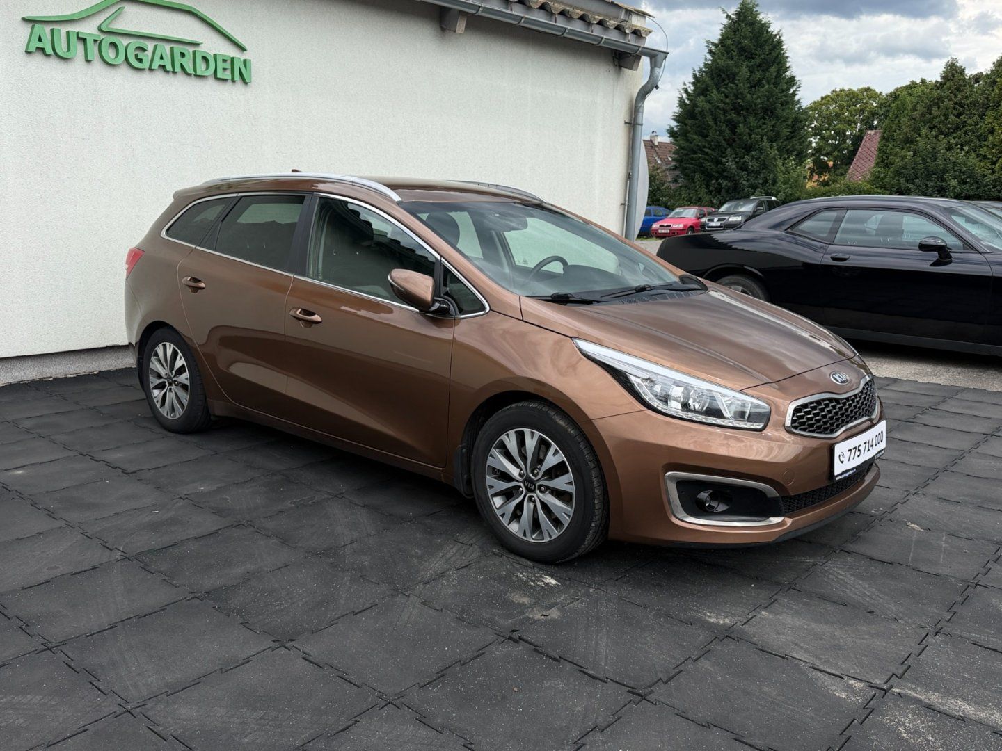 Kia Cee´d, 1.6GDi park. kamera, 2x alu - fotka 2