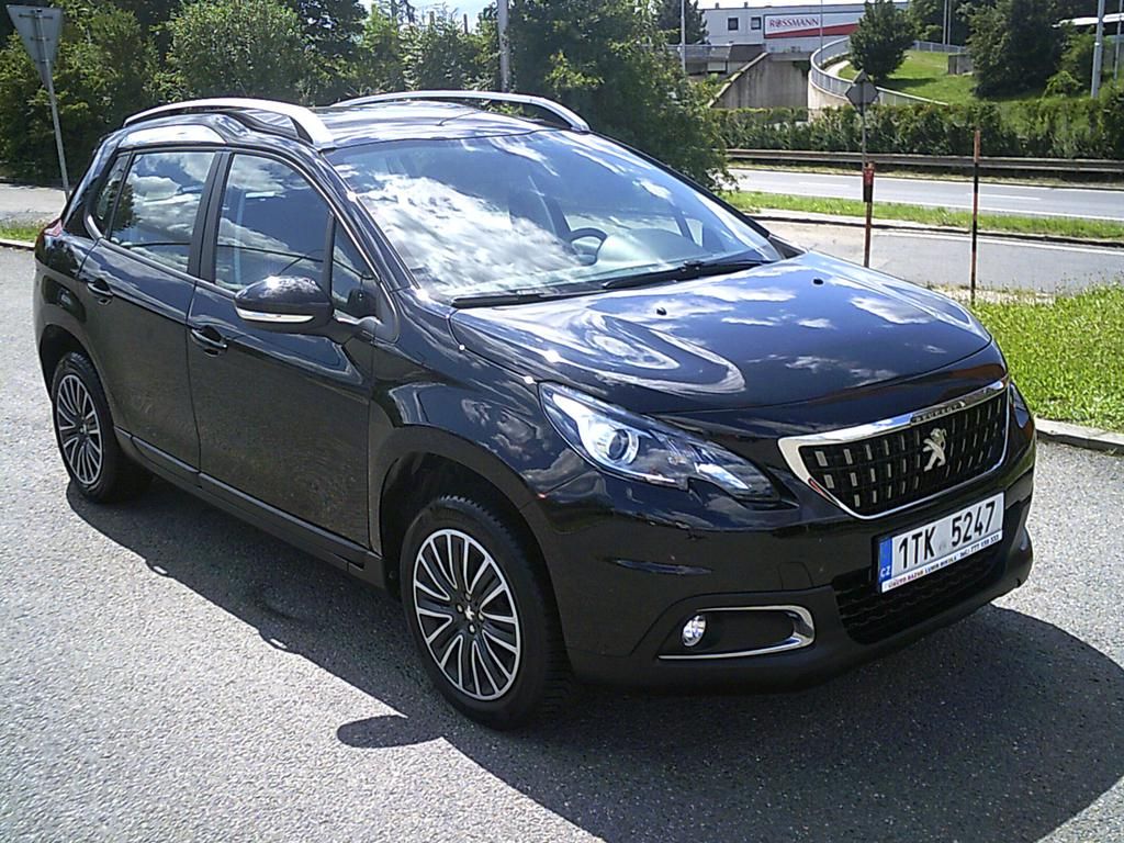 Peugeot 2008, 1.2i KOUPENO ČR,1.MAJITEL - fotka 4