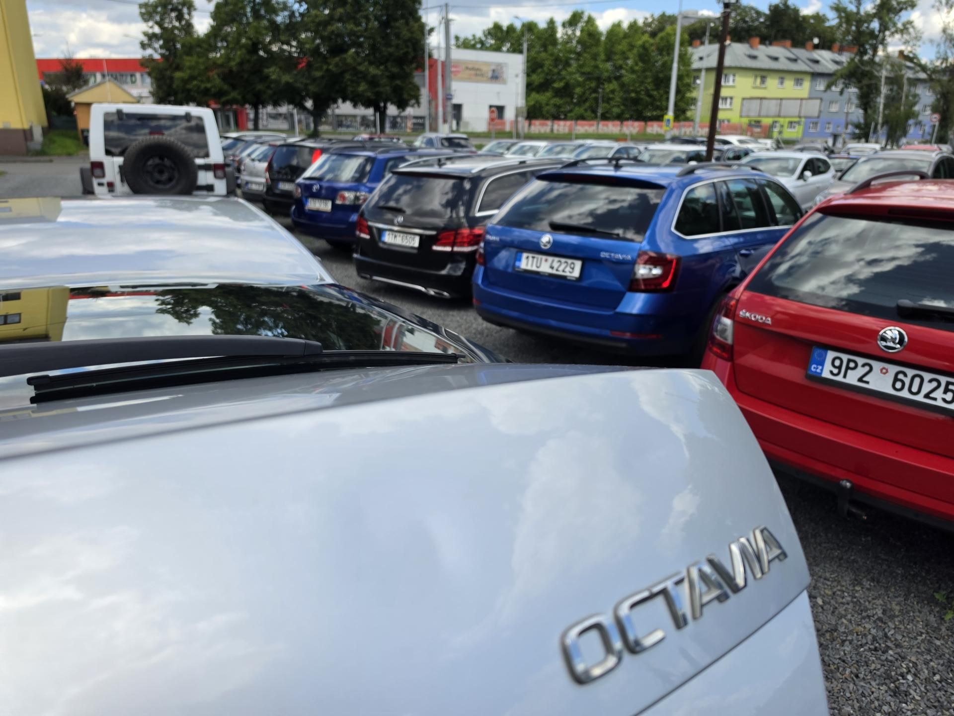 Škoda Octavia, 1.6 TDI DSG - fotka 6