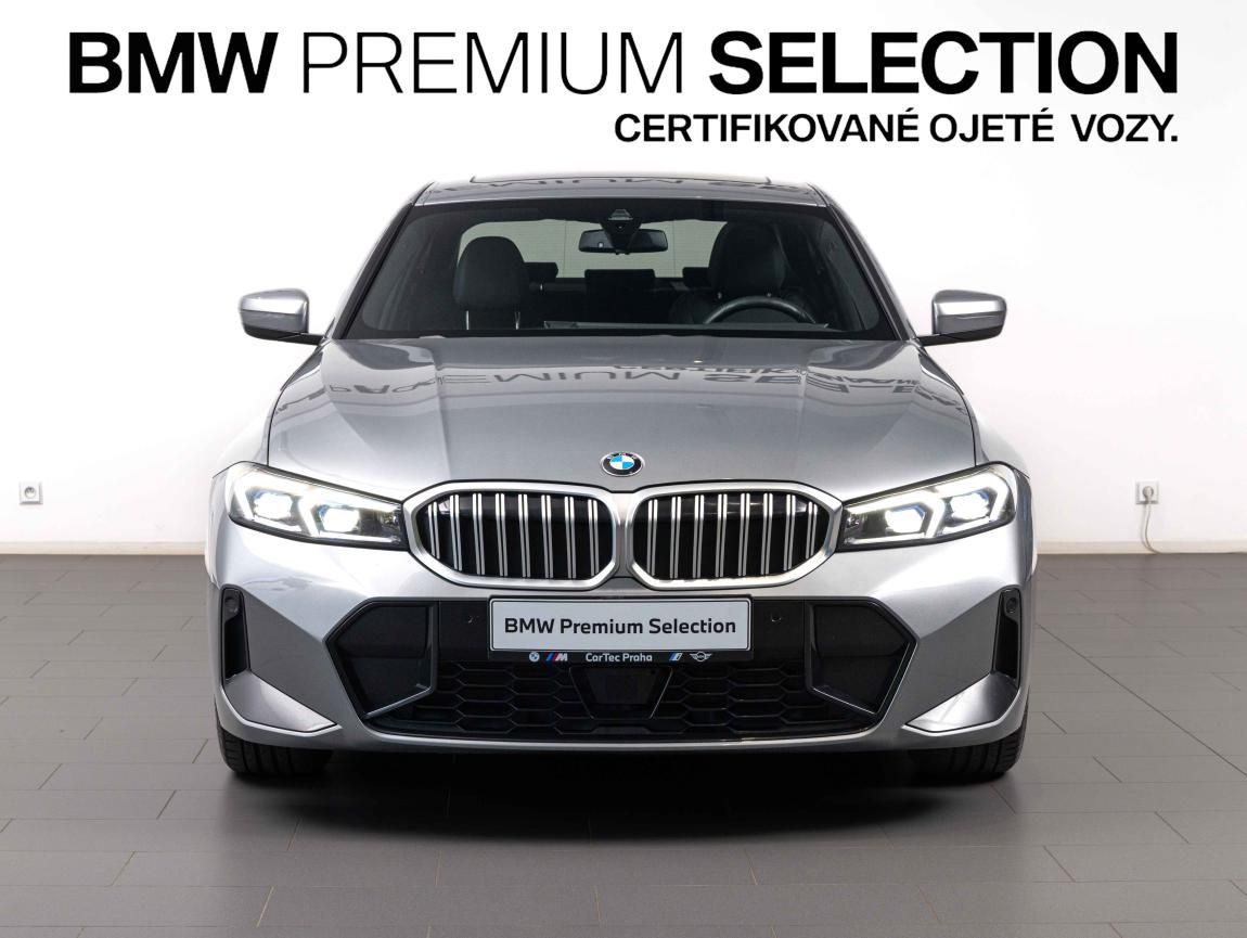 BMW Řada 3, 330i xDrive - fotka 3