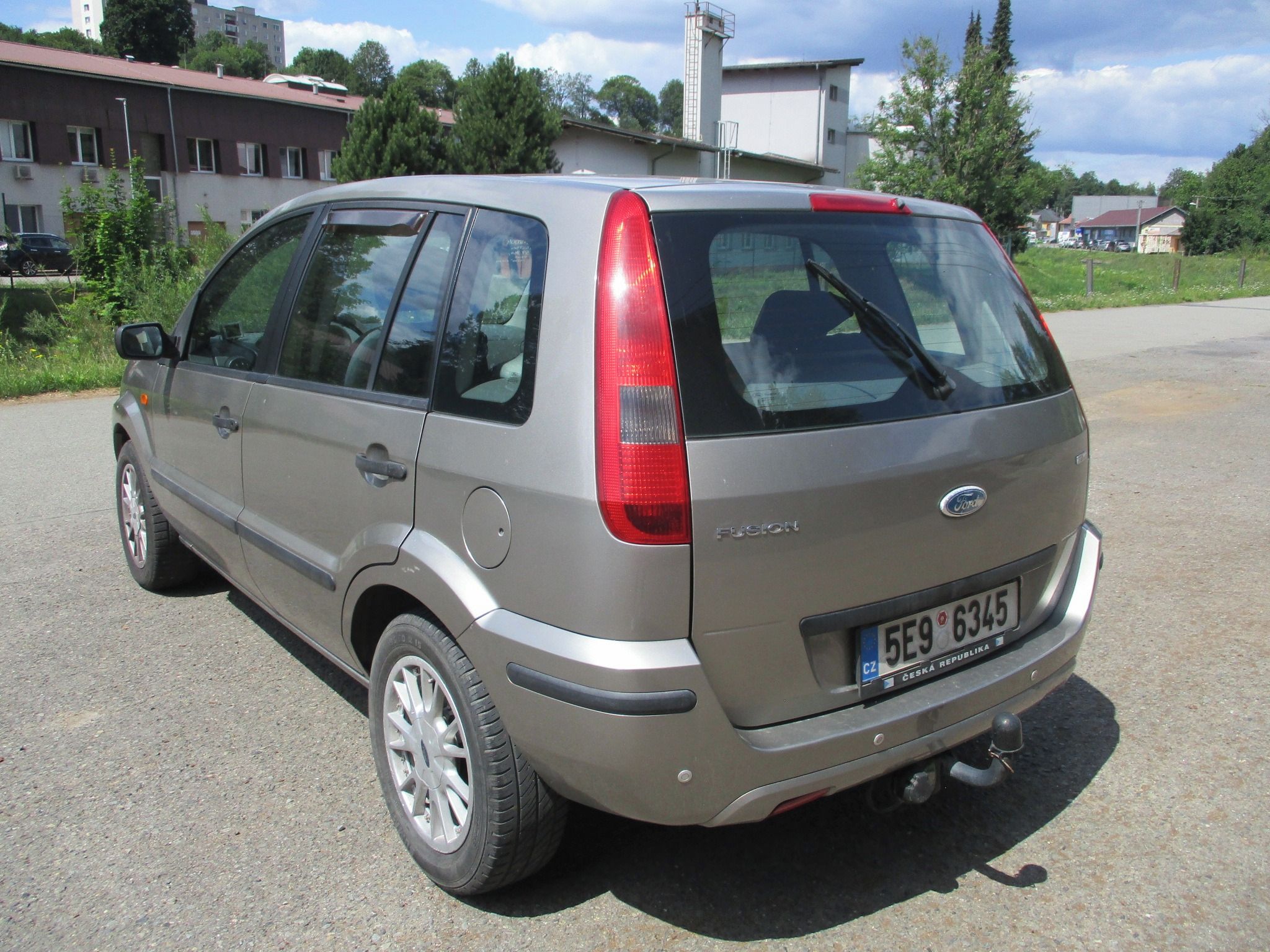 Ford Fusion, 1.4 TDCi - Tažné zařízení - fotka 3
