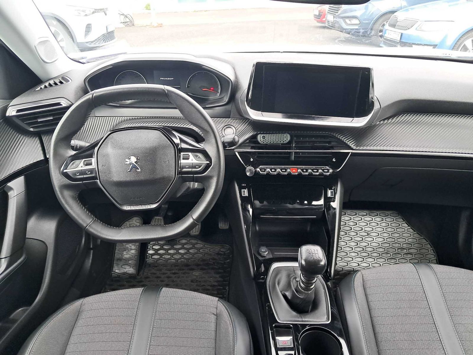 Peugeot 2008, 1.2 PureTech, Allure - fotka 3