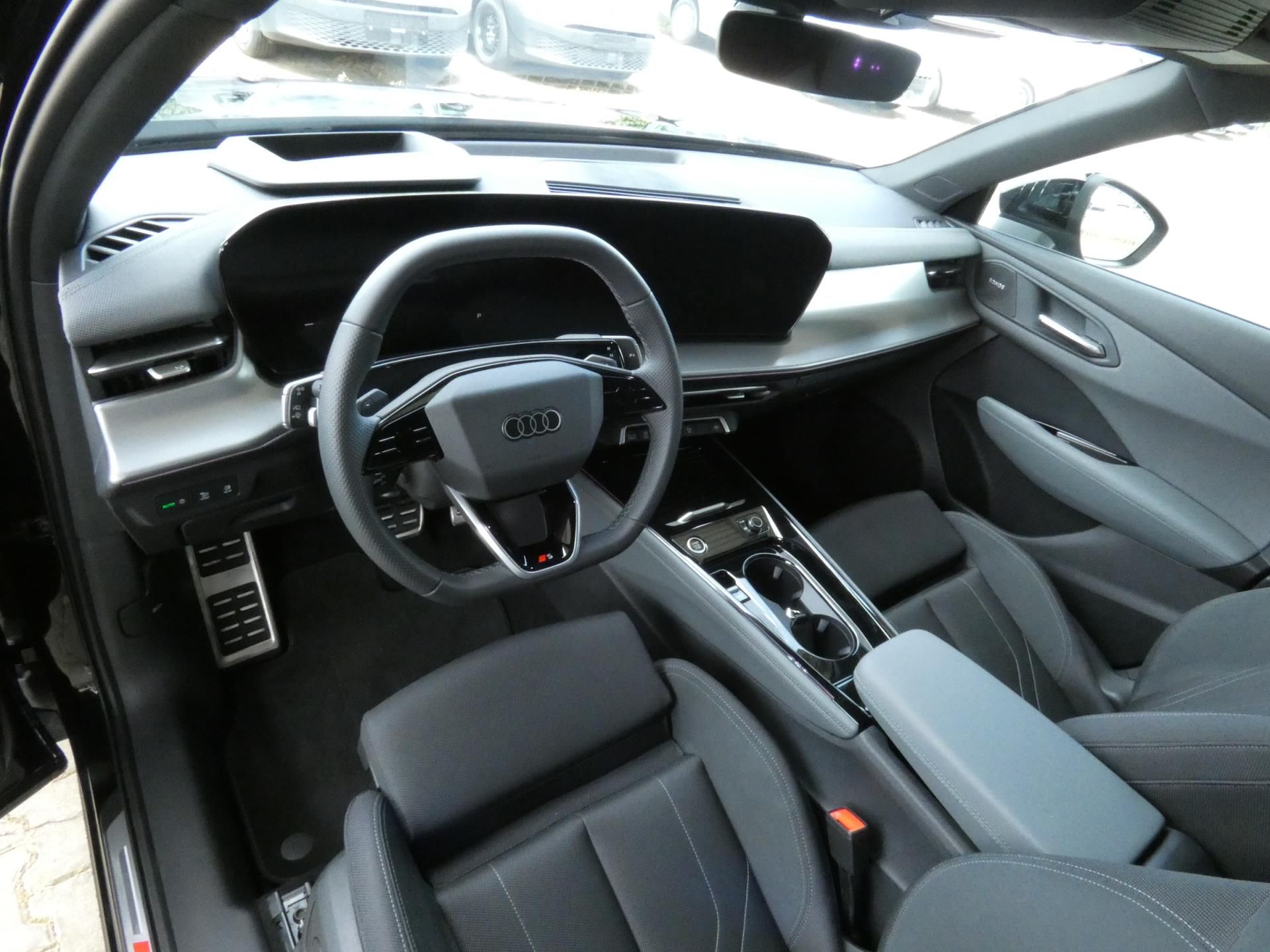Audi Q3, S-Line e-hybrid 200 kW - fotka 5