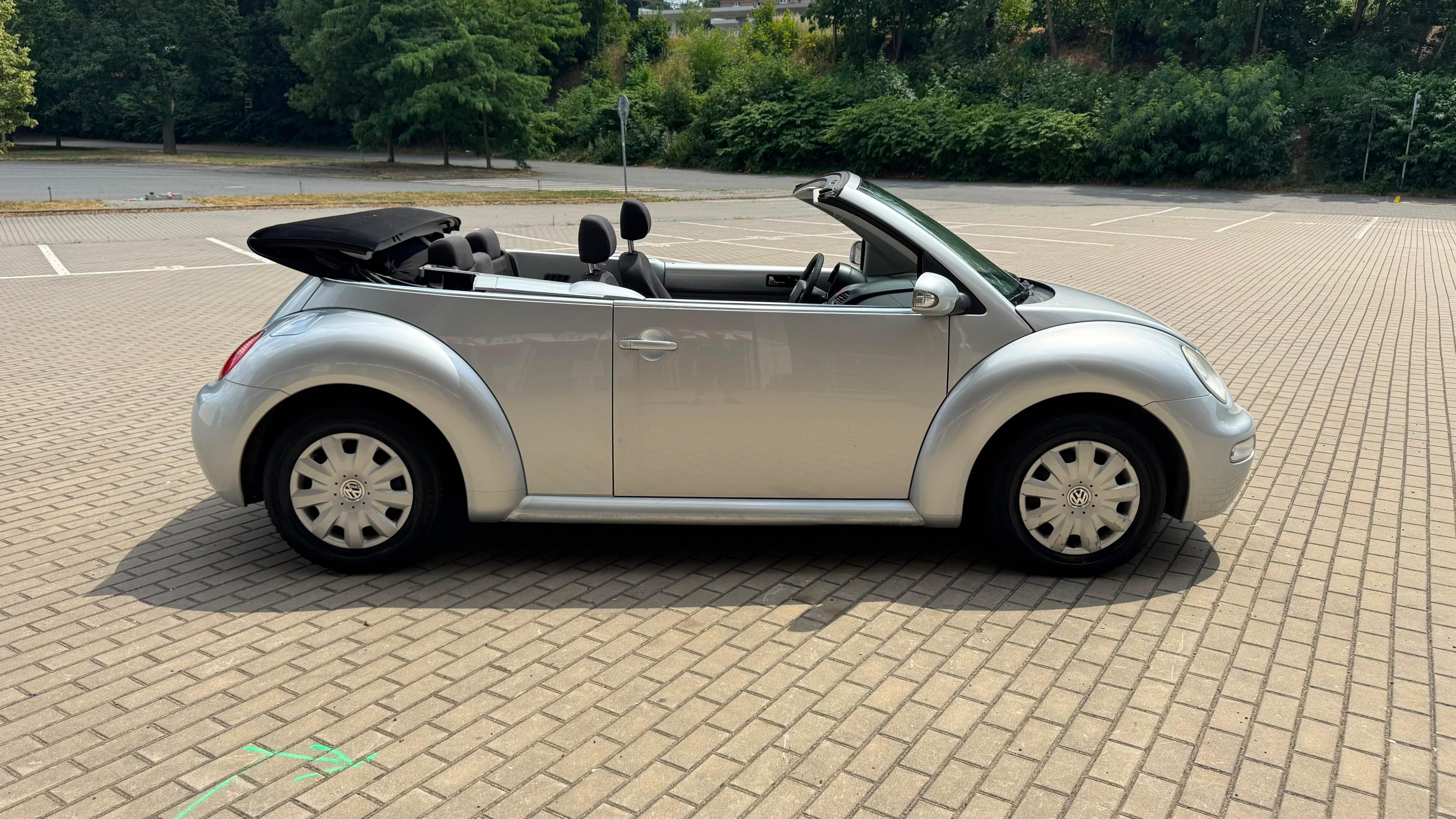 Volkswagen New Beetle, 1.6i, 75kw Kabriolet - fotka 6