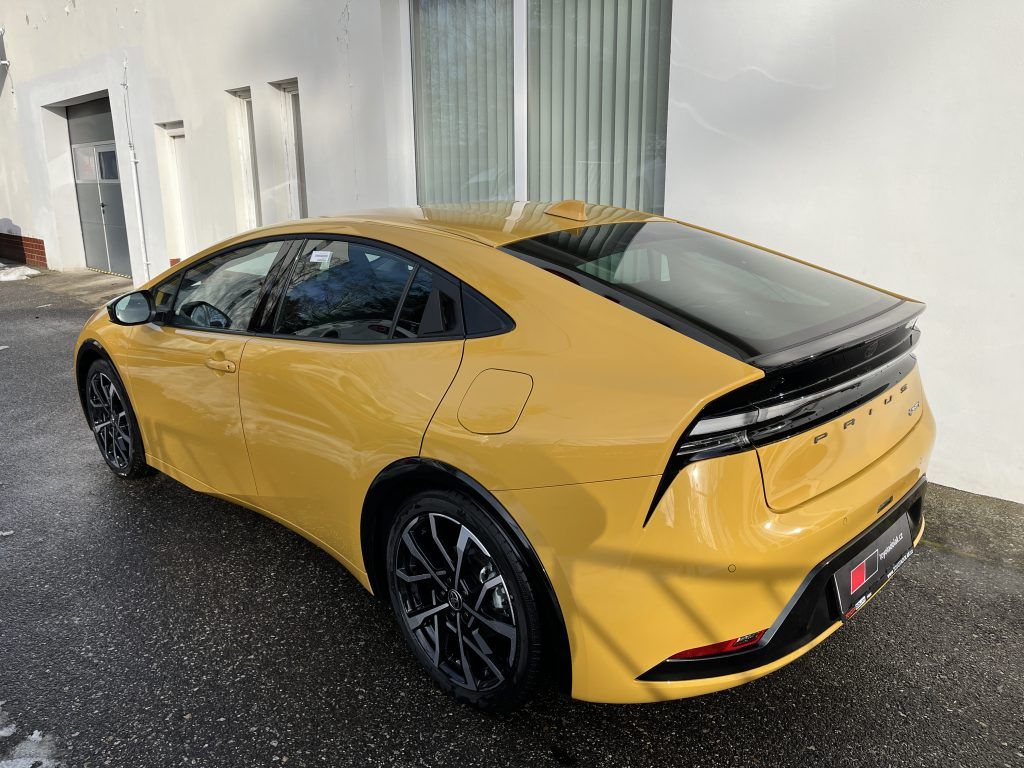 Toyota Prius, 2.0L PHEV Prestige - fotka 6