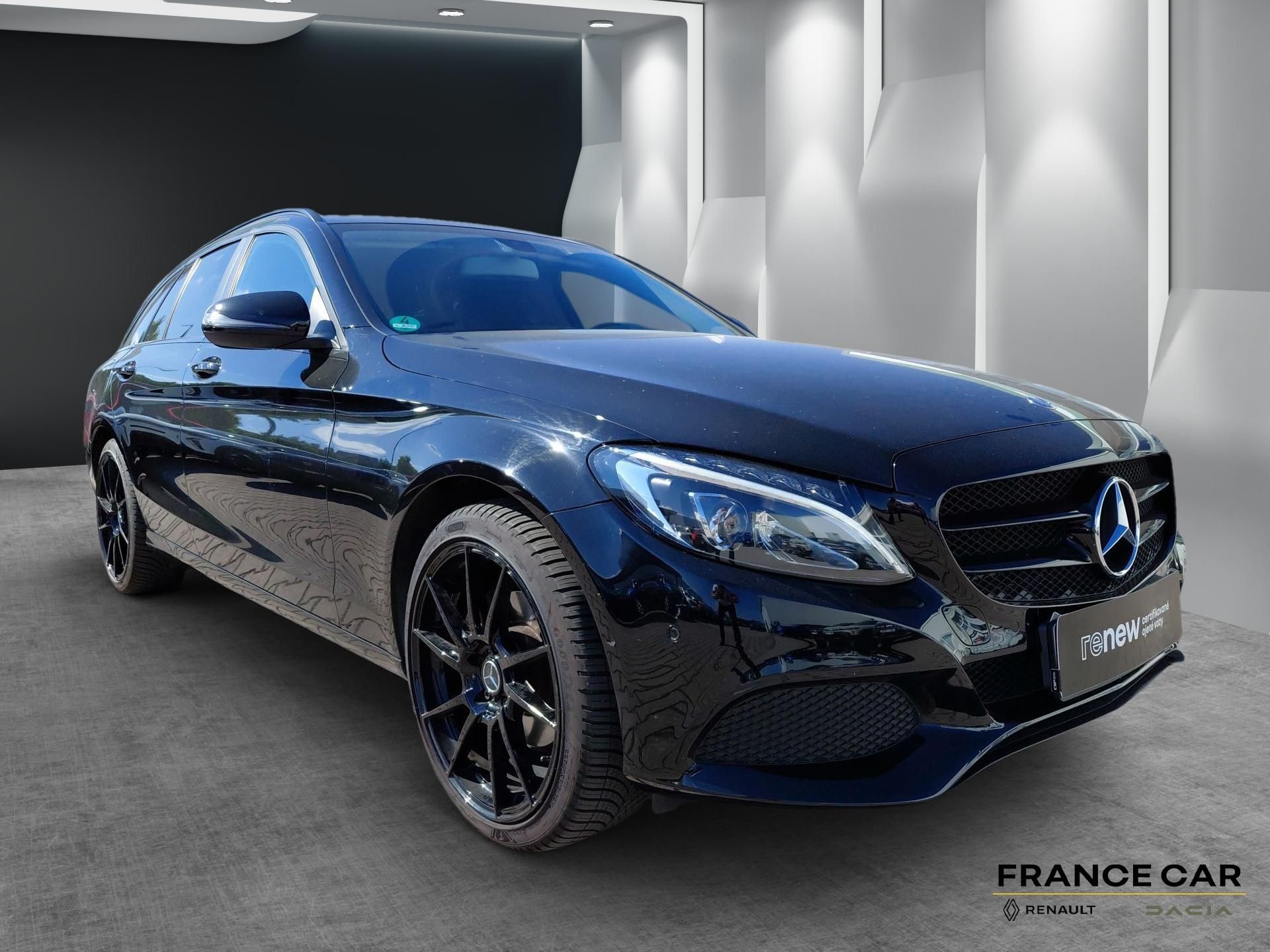 Mercedes-Benz Třídy C, 220 D 125 kW Black Edition - fotka 3