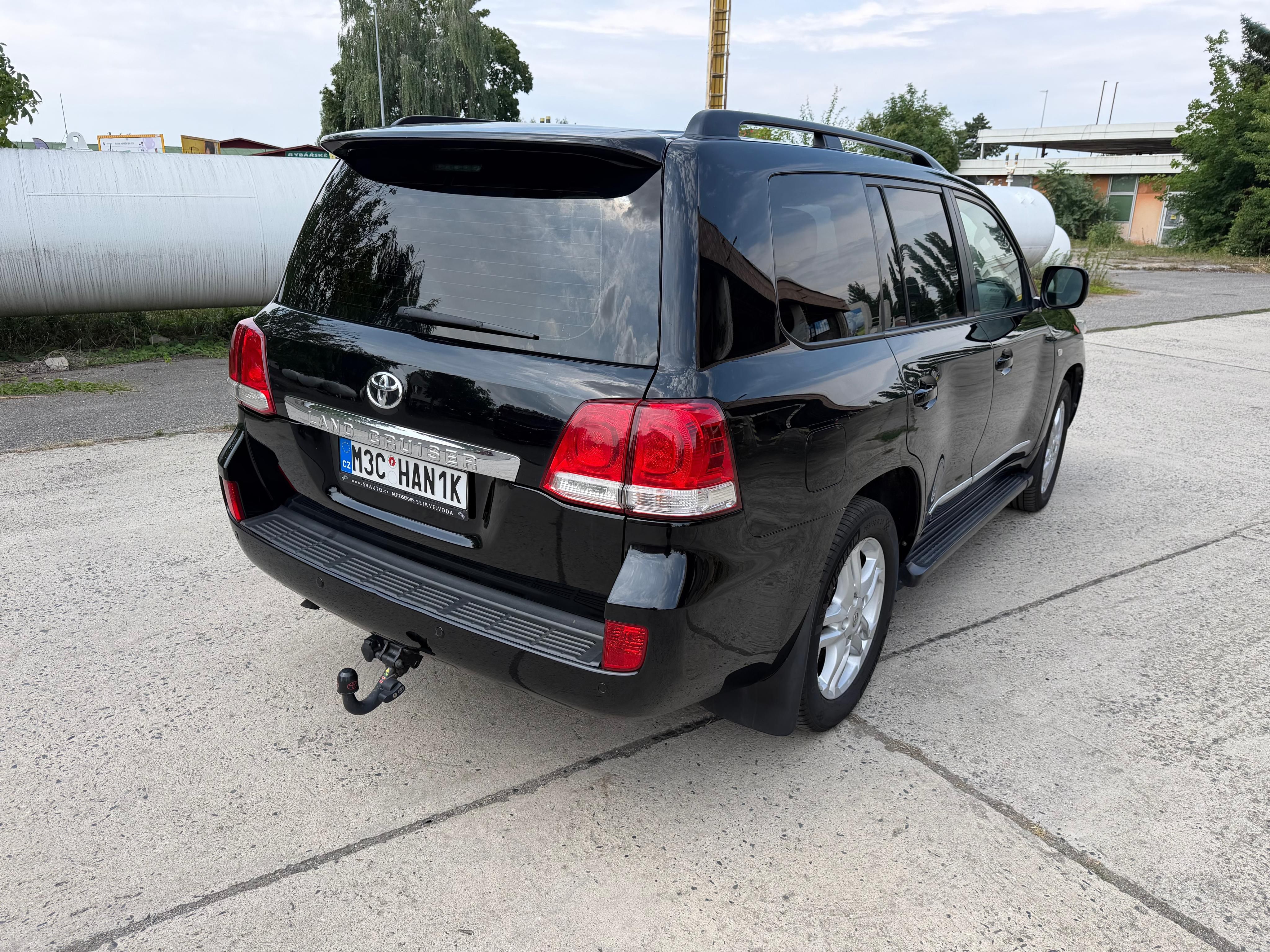 Toyota Land Cruiser, TOYOTA Land cruiser 200 DPH - fotka 2