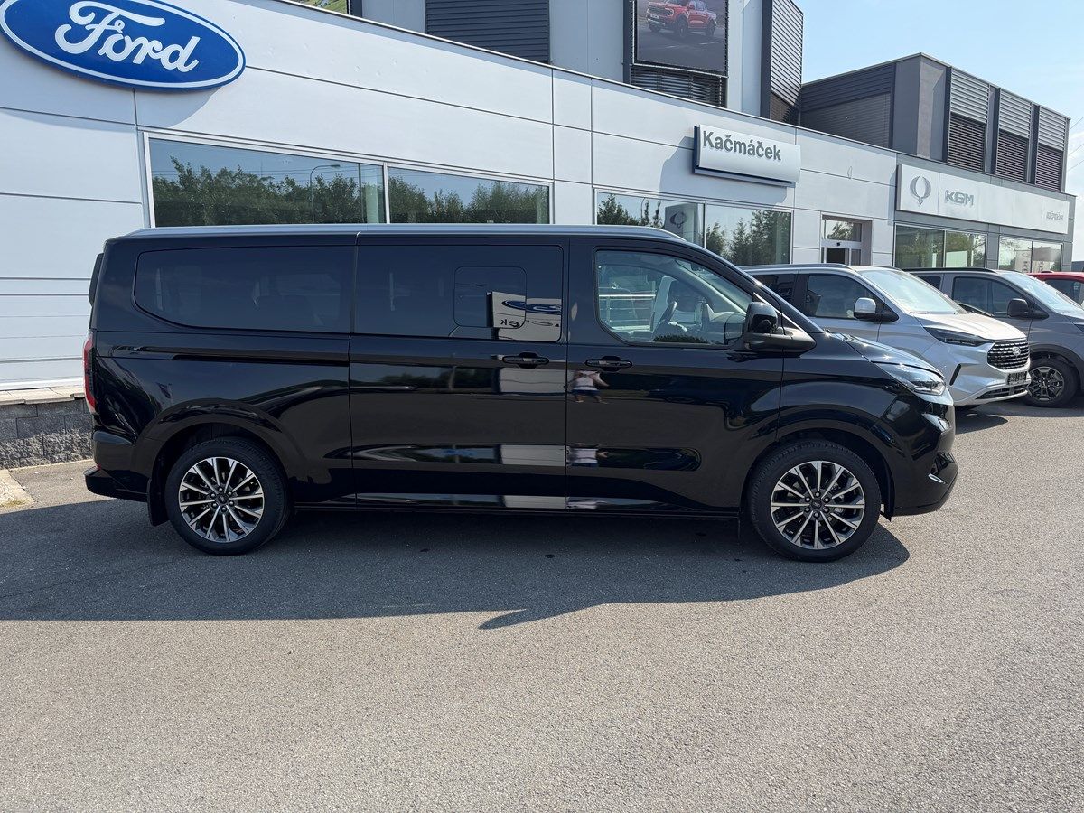 Ford Tourneo Custom, Ford Tourneo Custom Titanium X - fotka 2