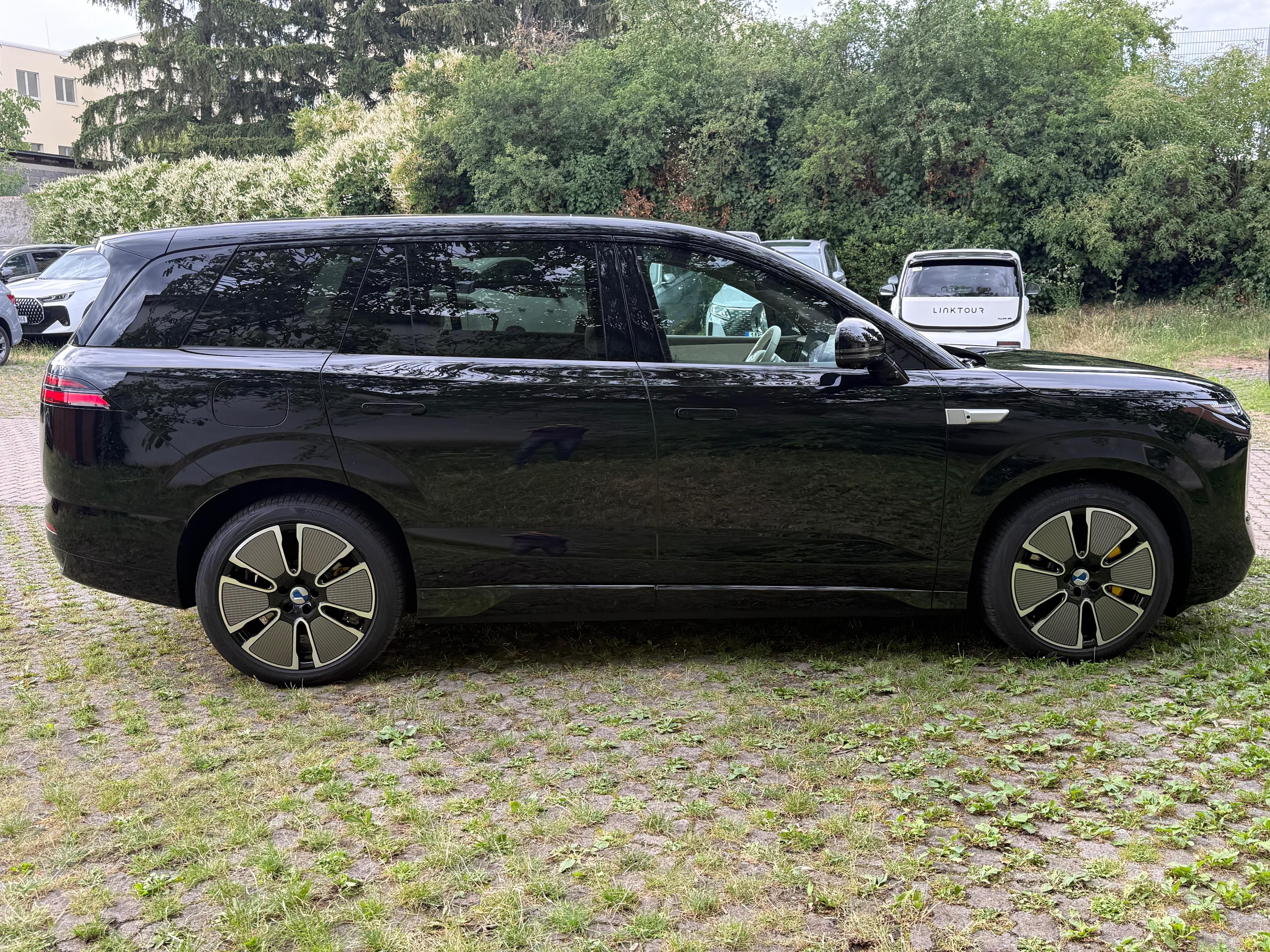 Denza, N8L Flagship PHEV 560 kW, DPH - fotka 5