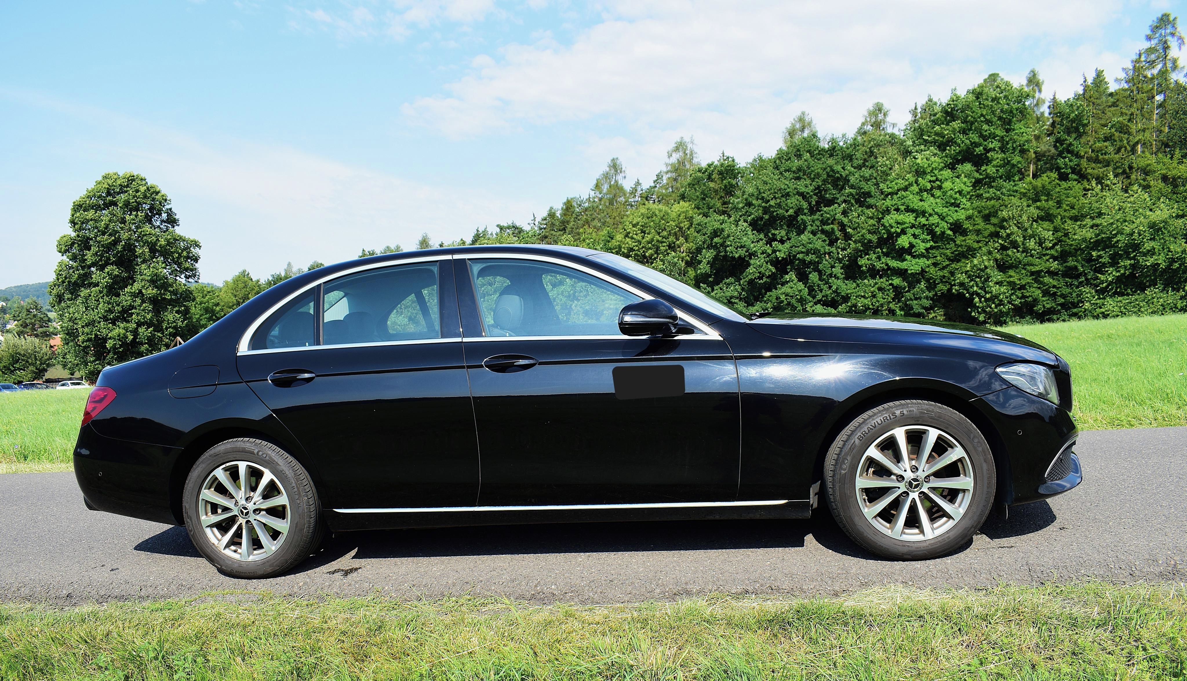 Mercedes-Benz Třídy E, pravidelný servis, hezký stav - fotka 2
