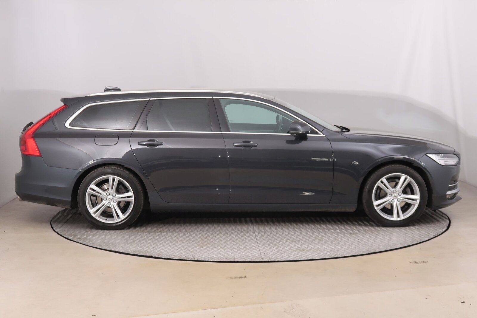 Volvo V90, D3 AWD, 4X4, Automat, Kůže - fotka 6