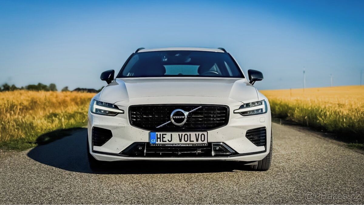 Volvo V60, Volvo V60 T8- B&W, FOUR-C - fotka 2