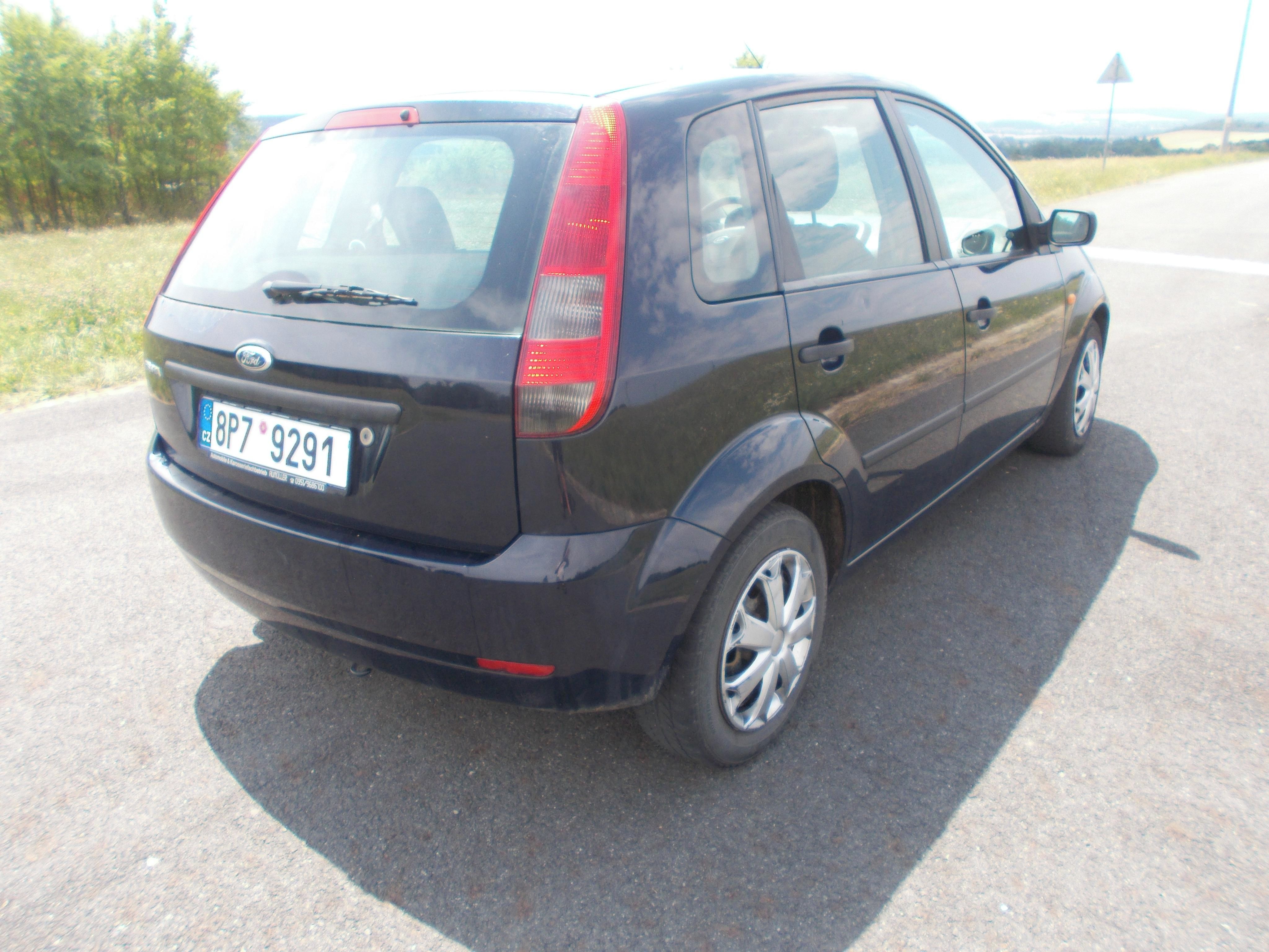 Ford Fiesta, 1,3 51 KW spolehlivé auto - fotka 5