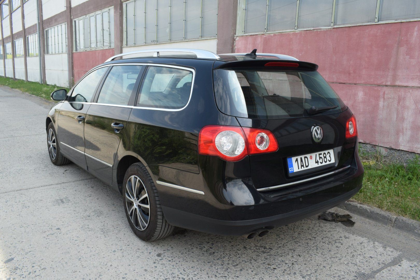 Volkswagen Passat, 2,0TDi, výbava HIGH LINE - fotka 3