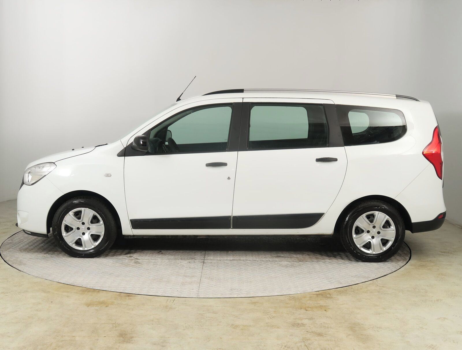 Dacia Lodgy, 1.5 Blue dCi, Comfort, ČR - fotka 3