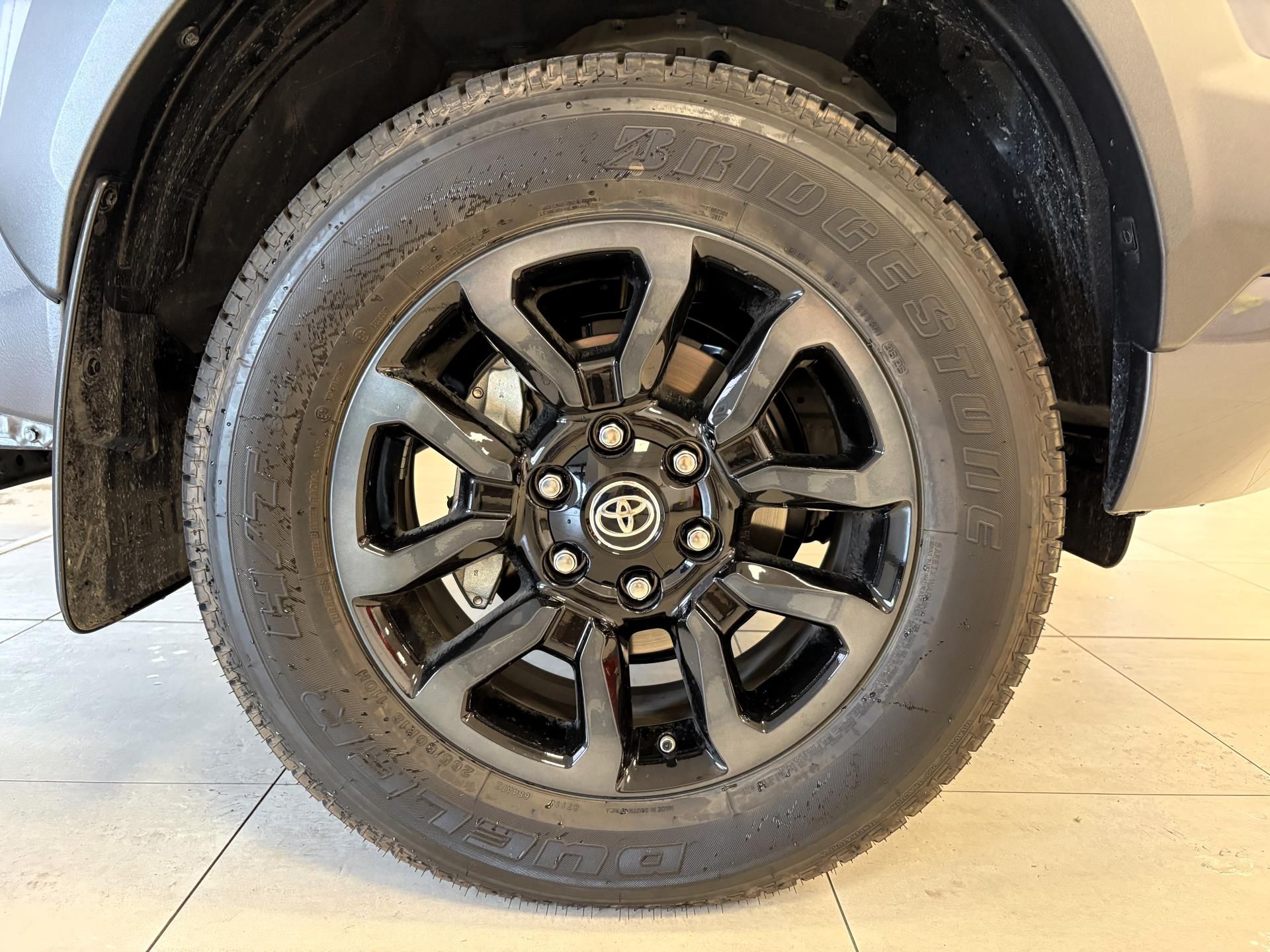 Toyota Hilux, 2,8, 6st (4x4), Invincible