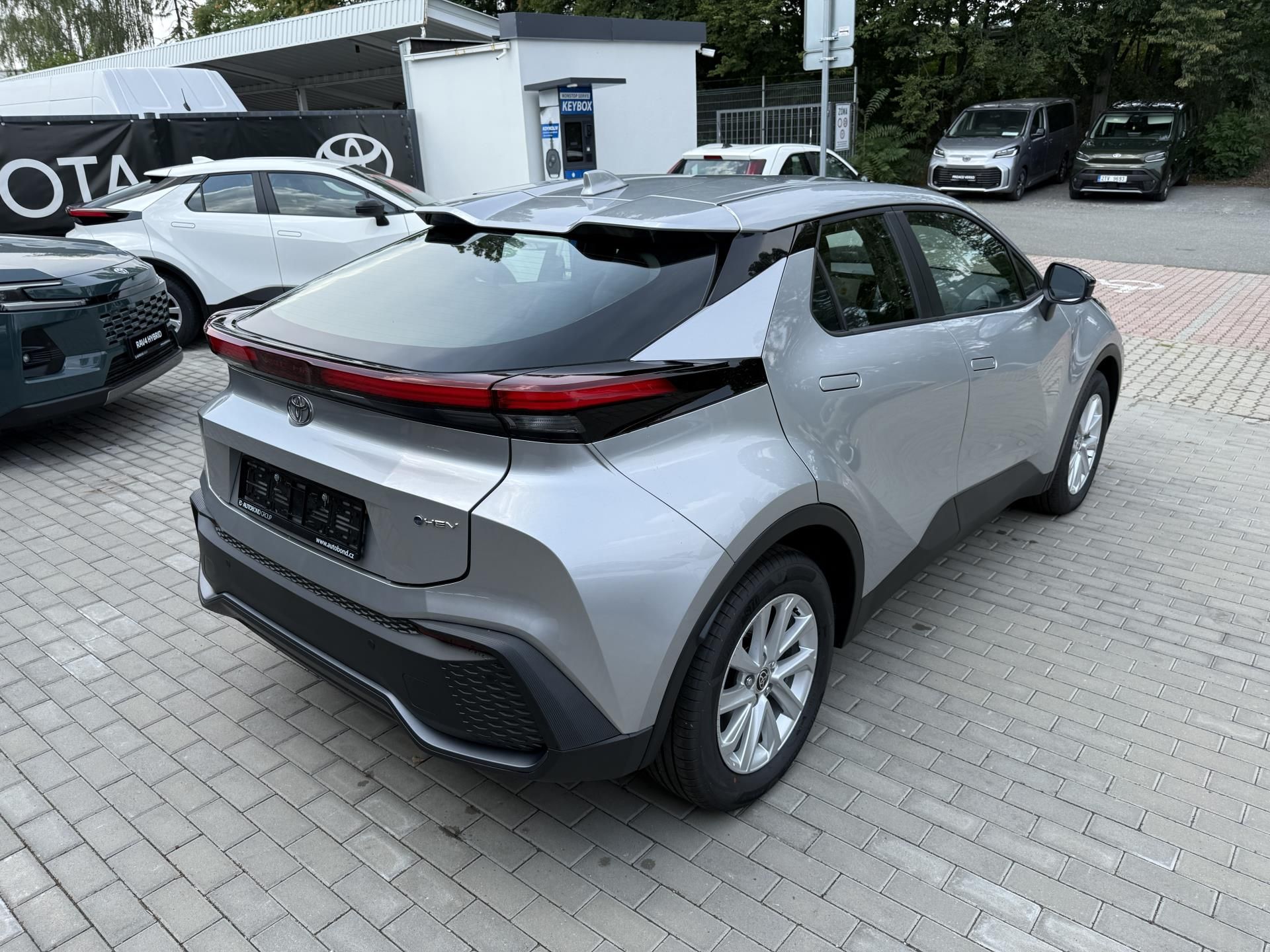 Toyota C-HR, 1.8 HEV Comfort Business - fotka 6