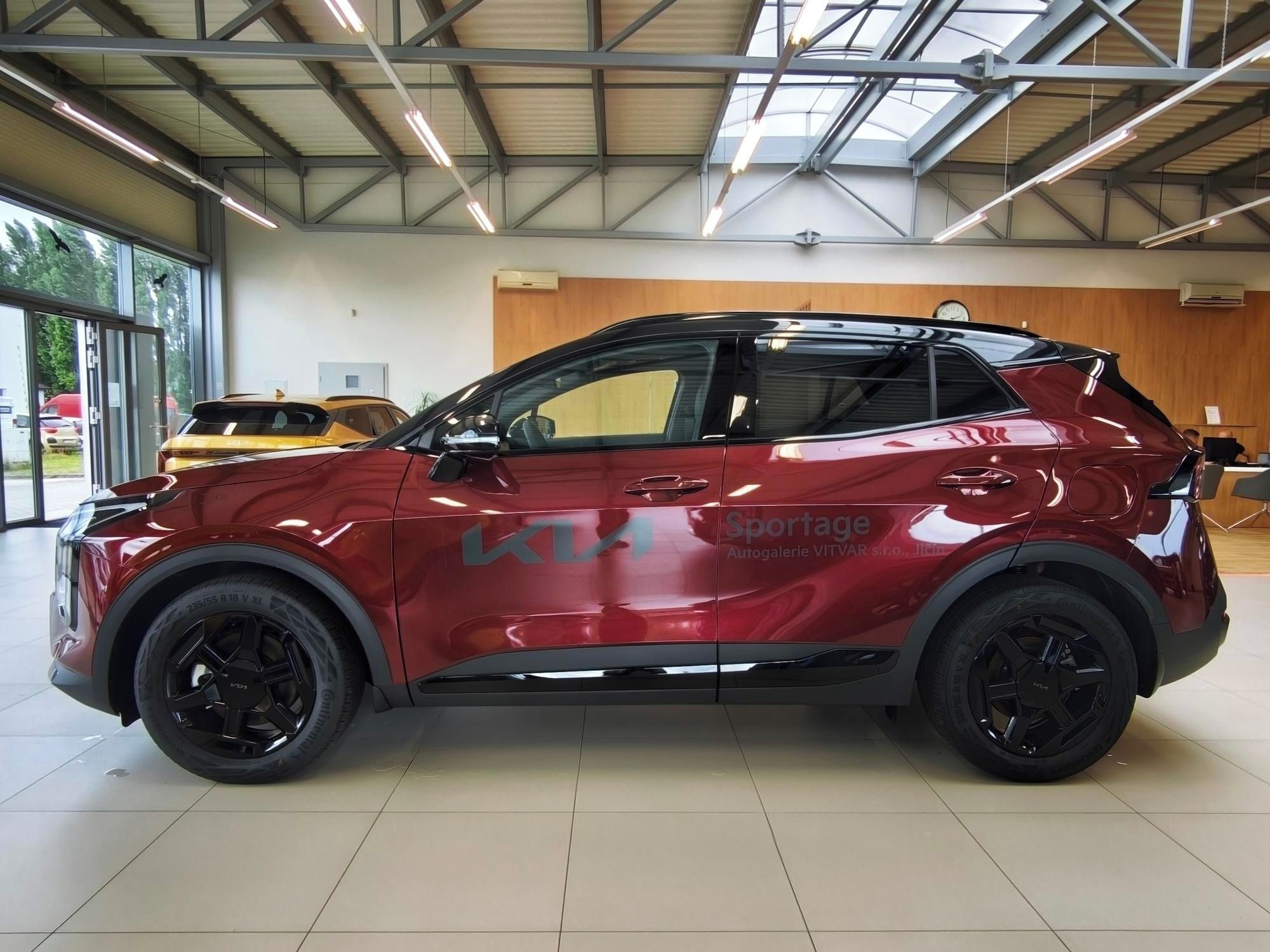 Kia Sportage, 1,6 T-GDi GPF 4x2 7DCT BLACK E - fotka 5