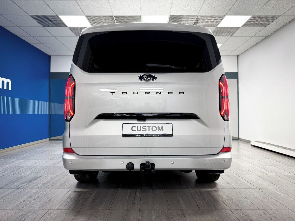 Ford Tourneo Custom, 2,5 Duratec PHEV Titanium X - fotka 4