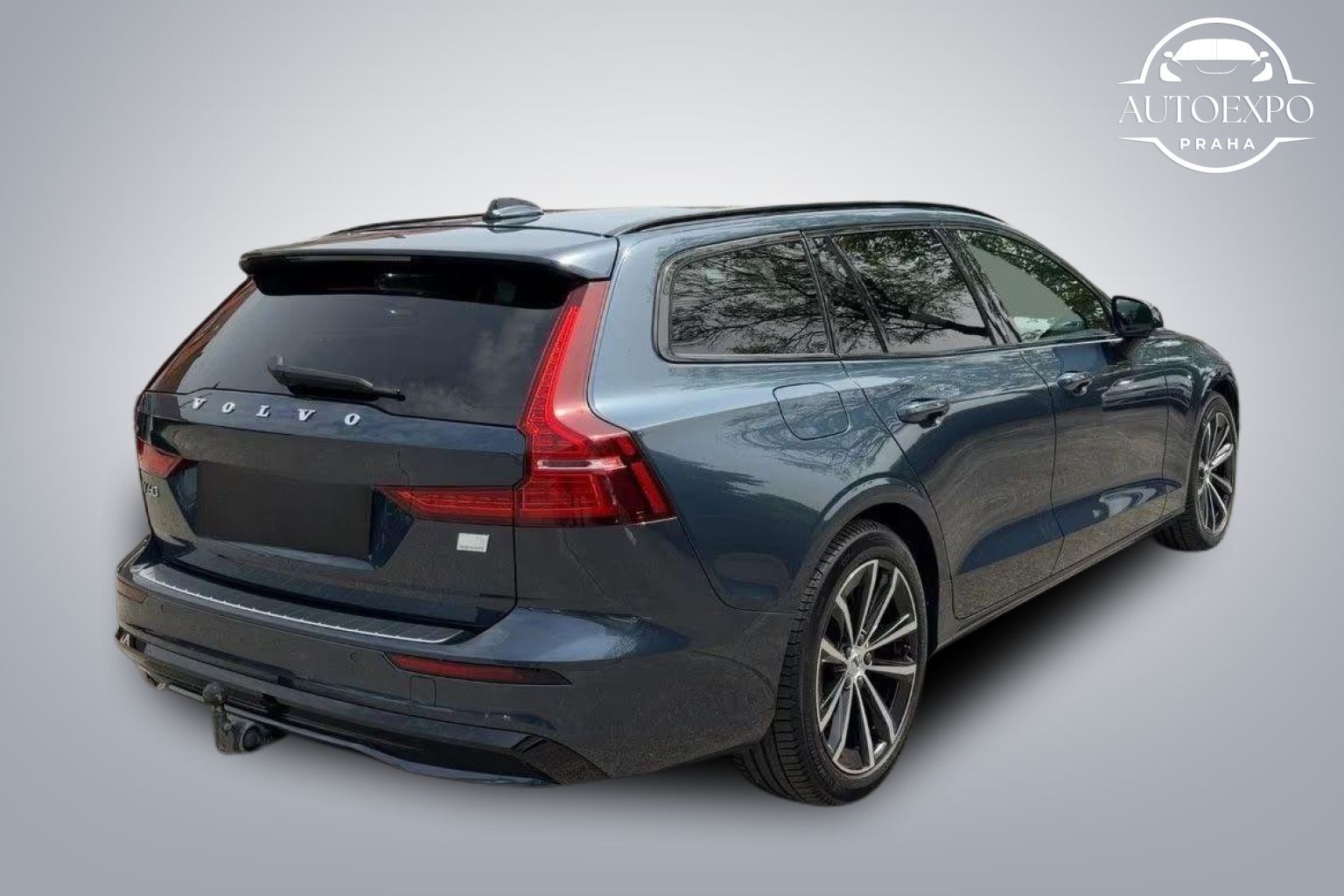 Volvo V60, T6 Allrad | Hybrid PHEV Plus - fotka 4