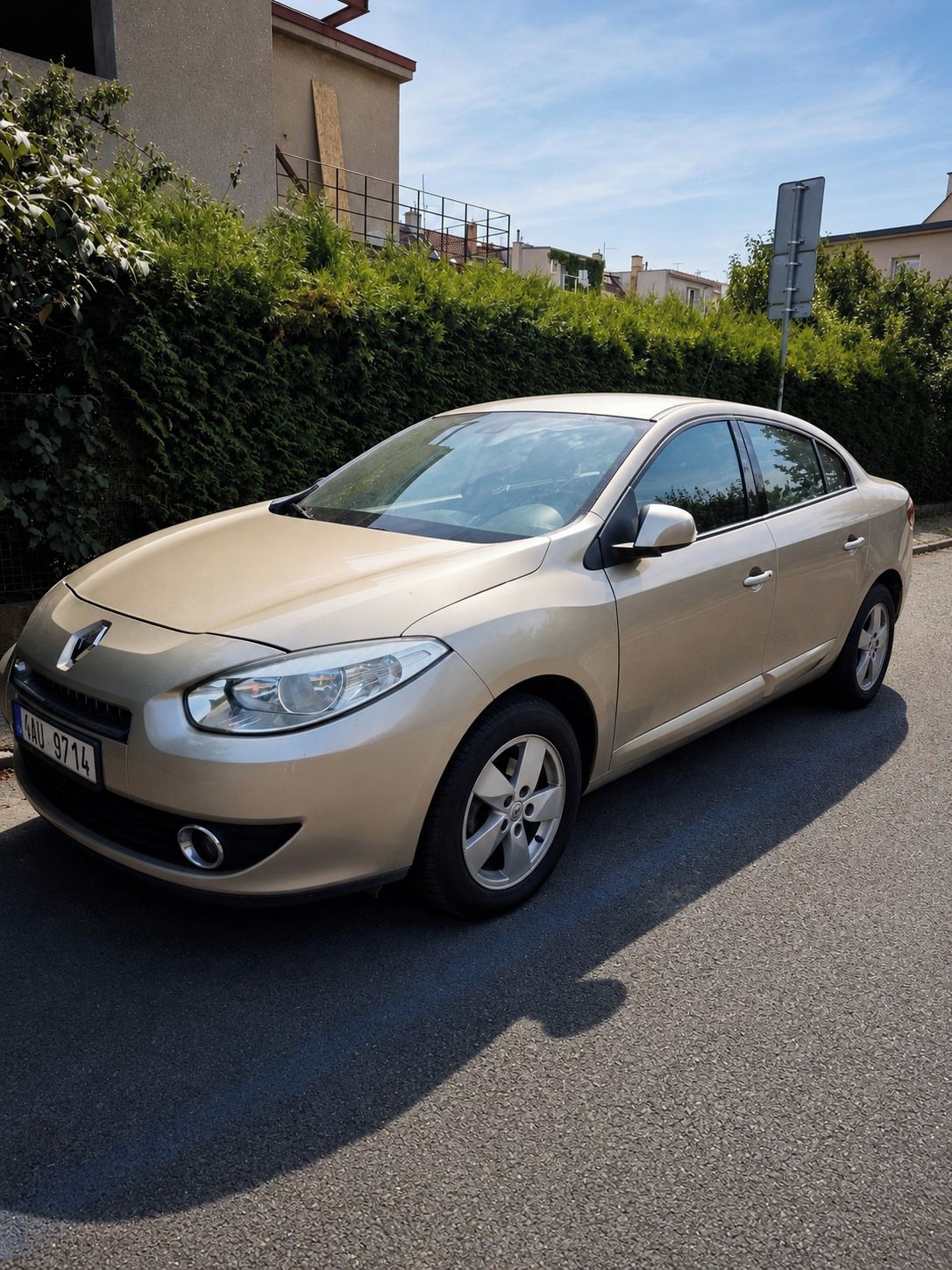 Renault Fluence, 1.6 16V, 81 kW - aut.klima - fotka 3