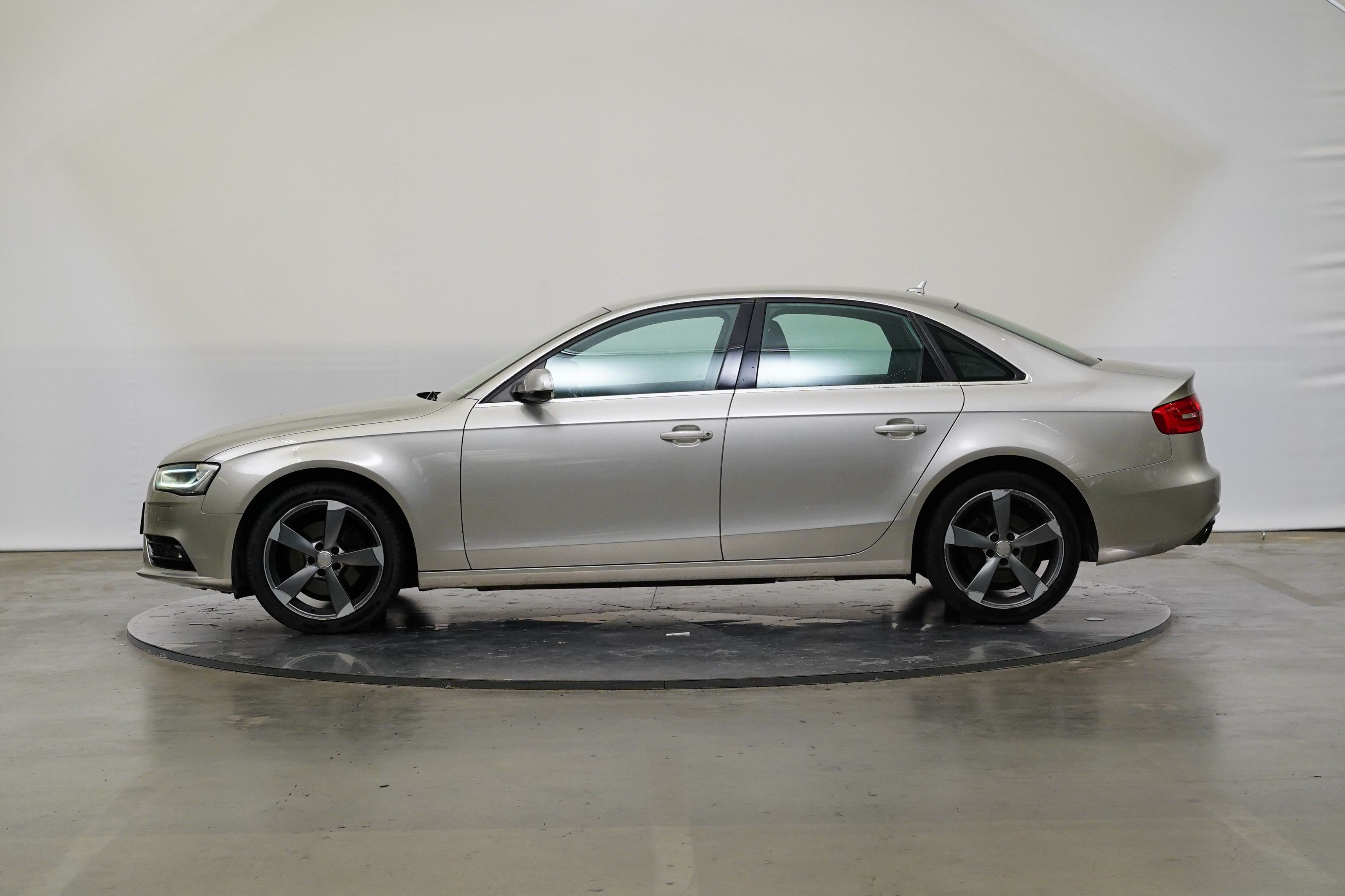 Audi A4, 1.8 TFSI 125 kW Attraction - fotka 3