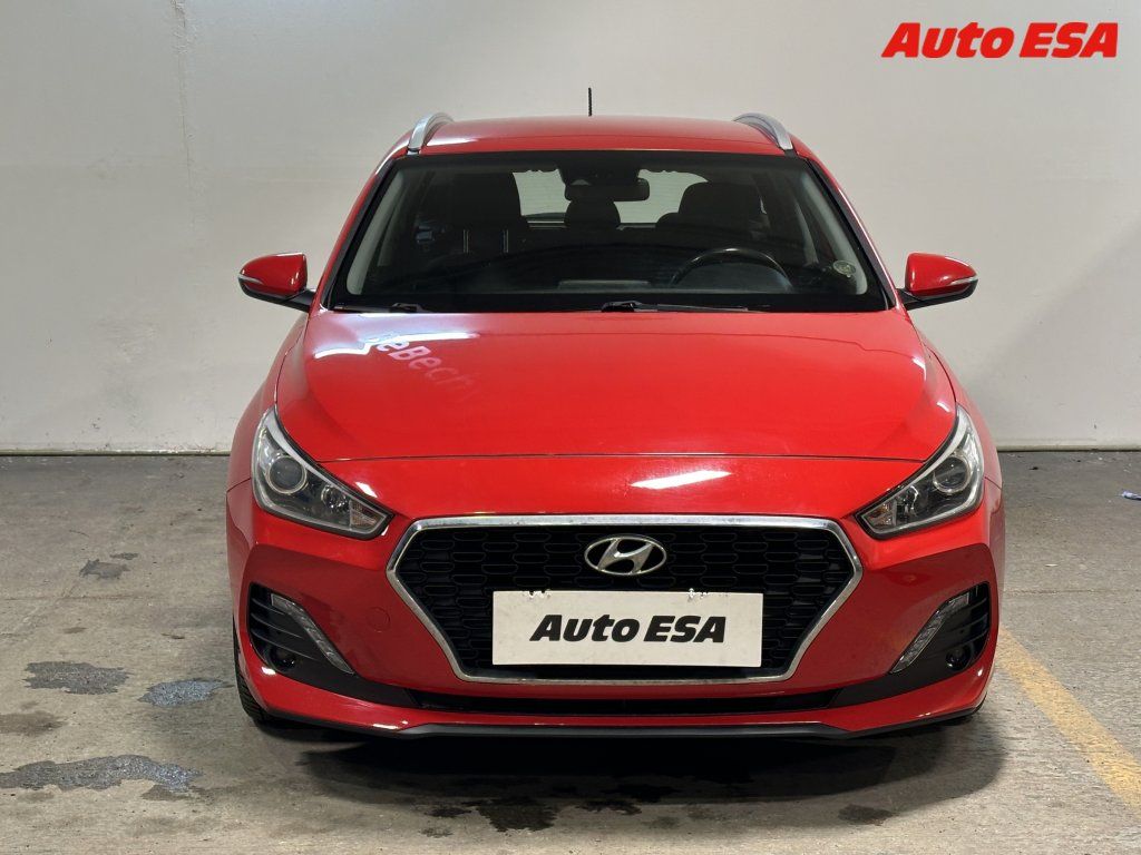 Hyundai i30, 1.6 CRDi,2.maj,servis.kniha - fotka 2