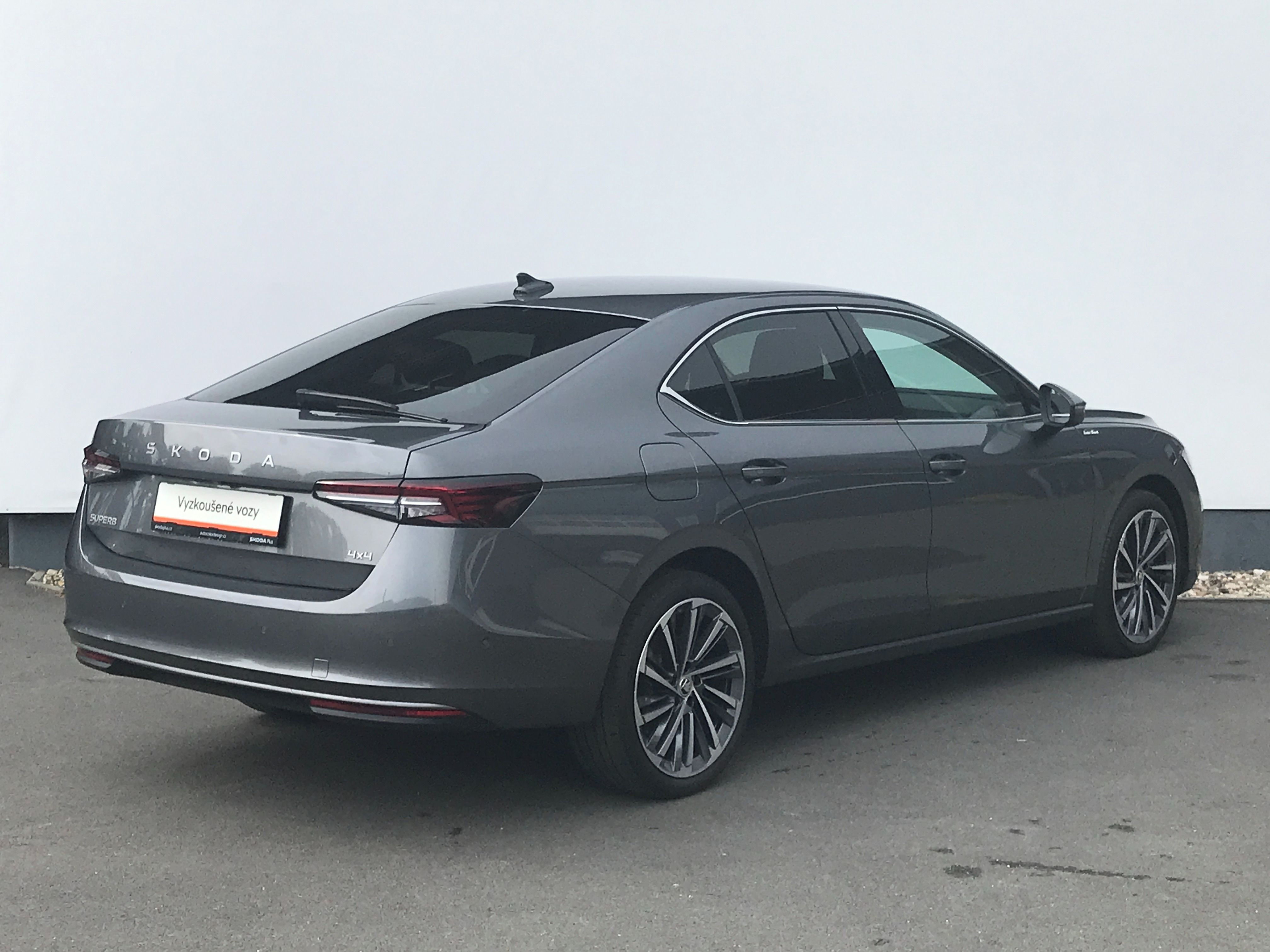 Škoda Superb, 4x4 TDi 142kW L&K TAŽNÉ+NEZTOP - fotka 2