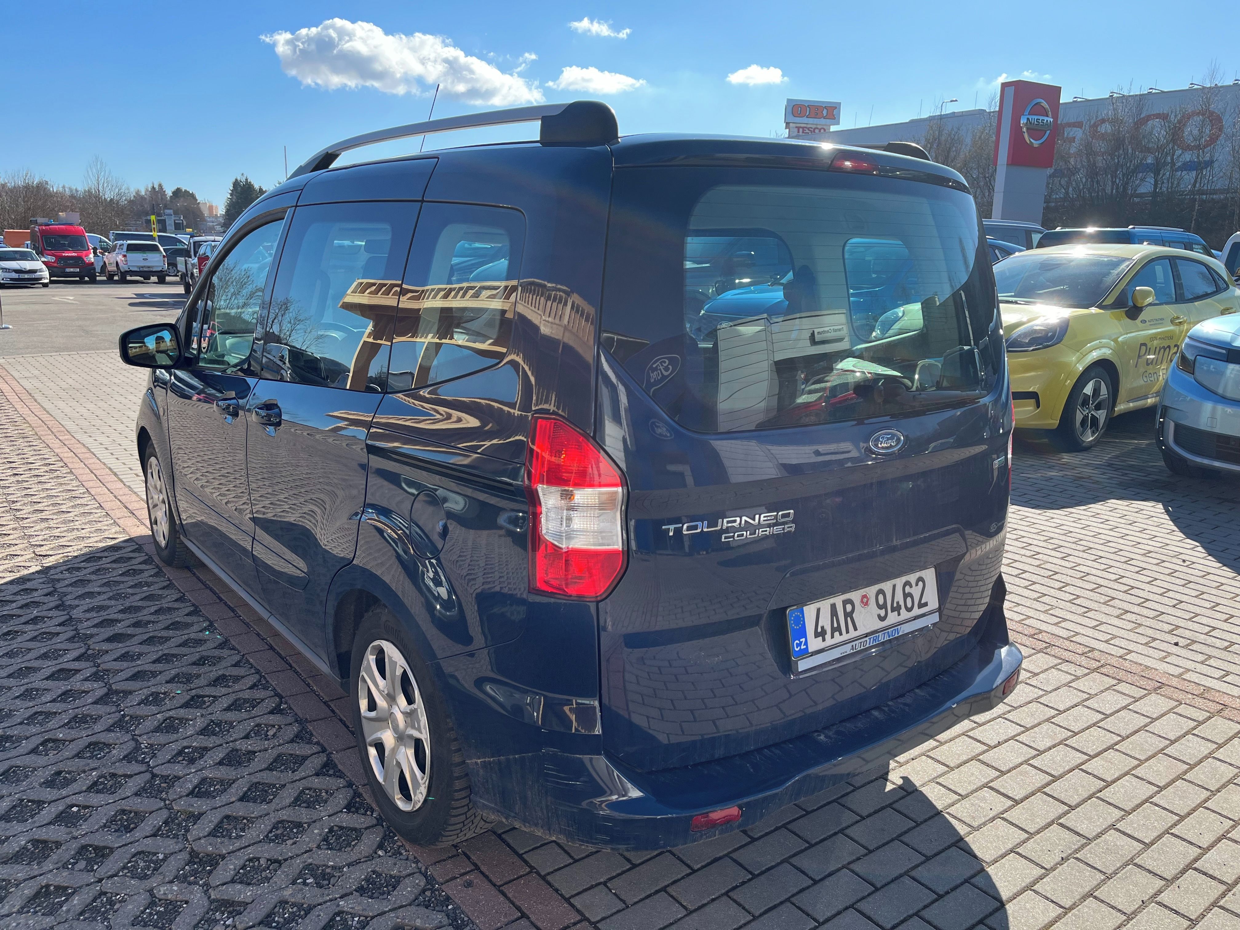Ford Tourneo Courier, Trend 1.0 EcoBoost 92 kW 125 k - fotka 3