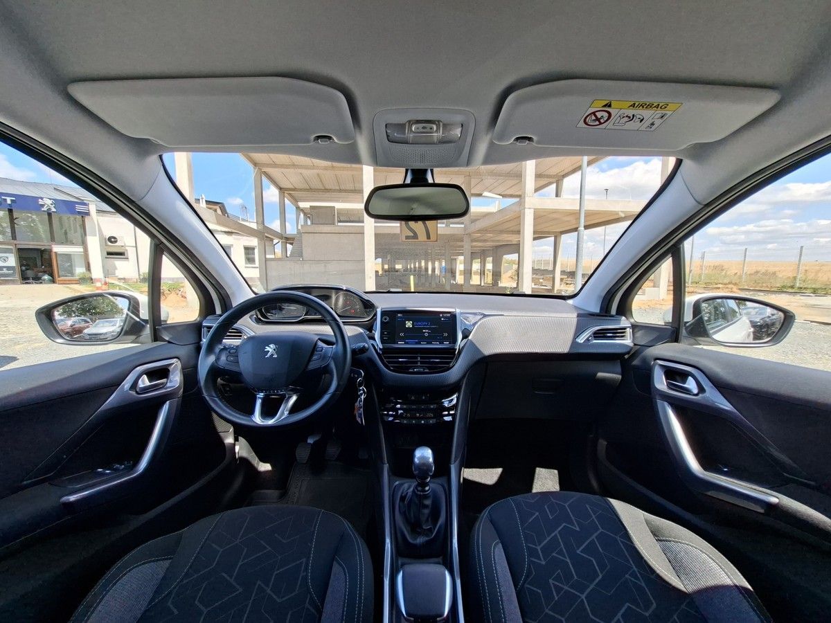 Peugeot 2008, 1,2 PT 130k M6 2.MAJ - fotka 2