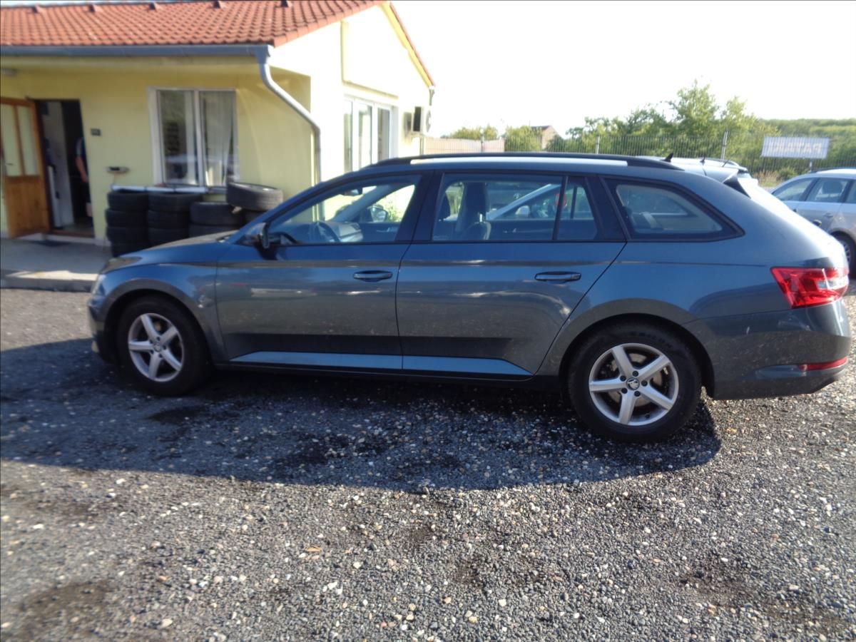 Škoda Superb, 2,0 - fotka 3