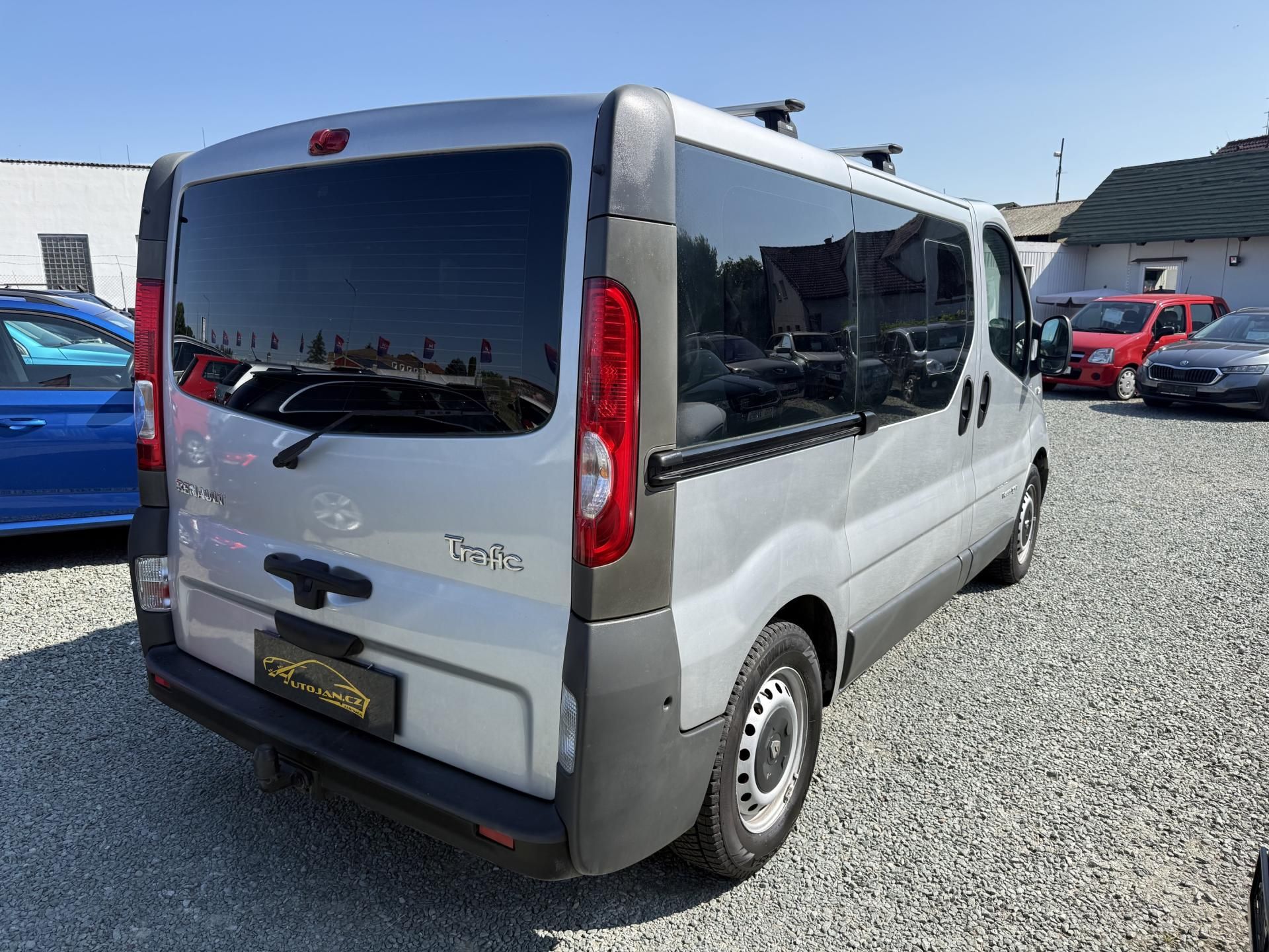 Renault Trafic, 2.5 DCI PASSENGER 9 MÍST - fotka 6