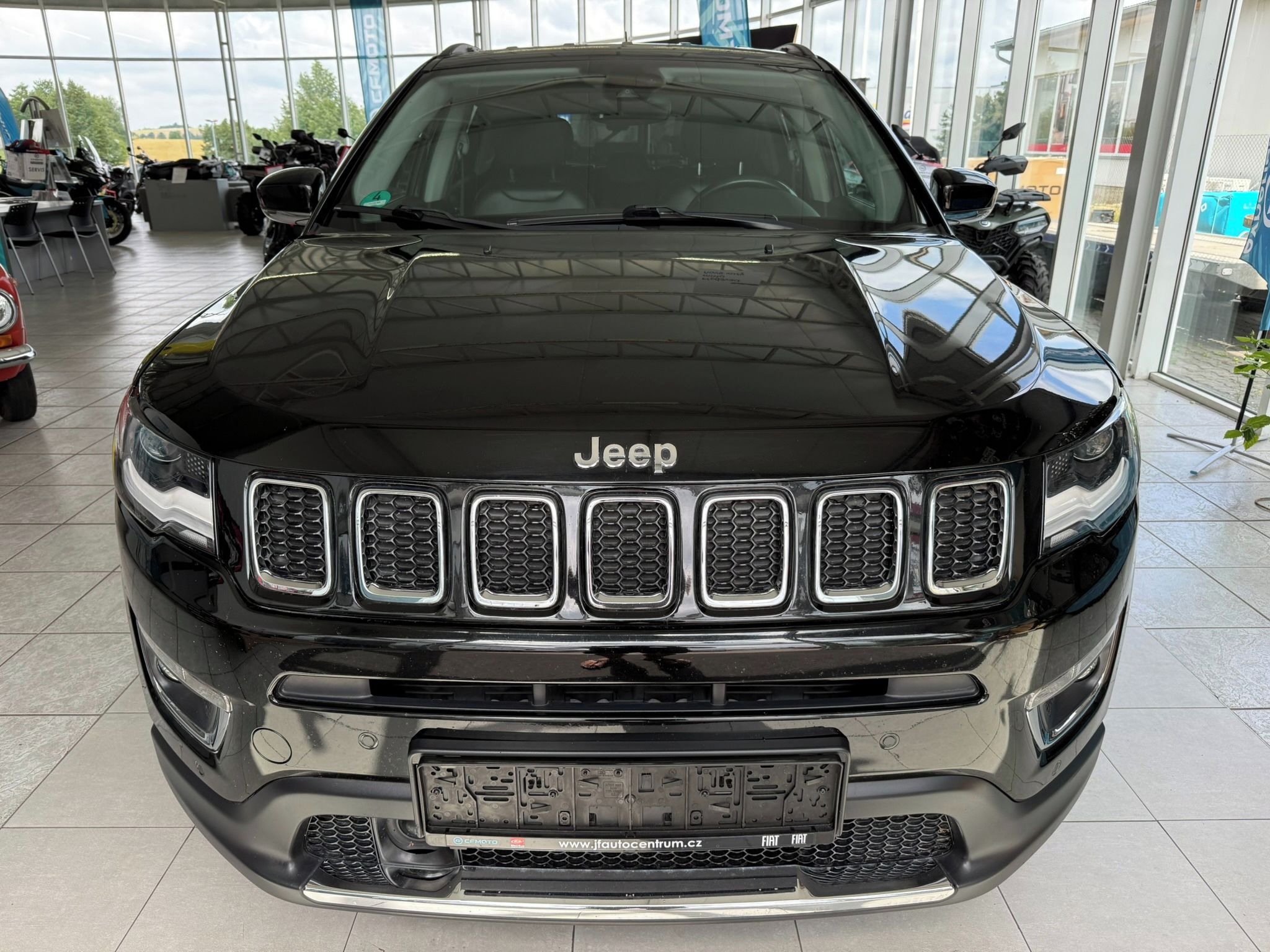 Jeep Compass, Limited 1.4 125 kW 4x4 1.maj. - fotka 2
