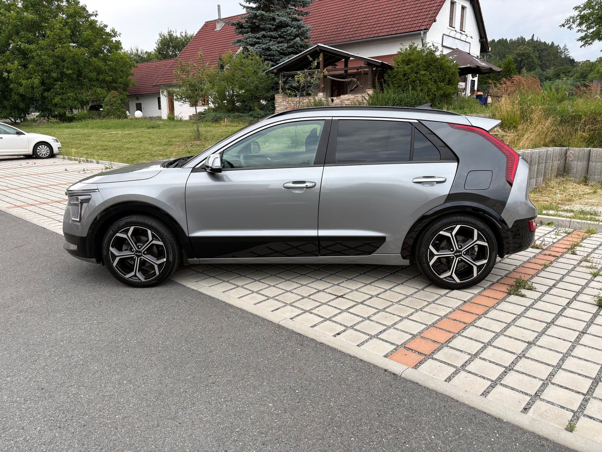 Kia Niro, 1.6 GDI/HEV/Premium/ČR/záruka - fotka 4