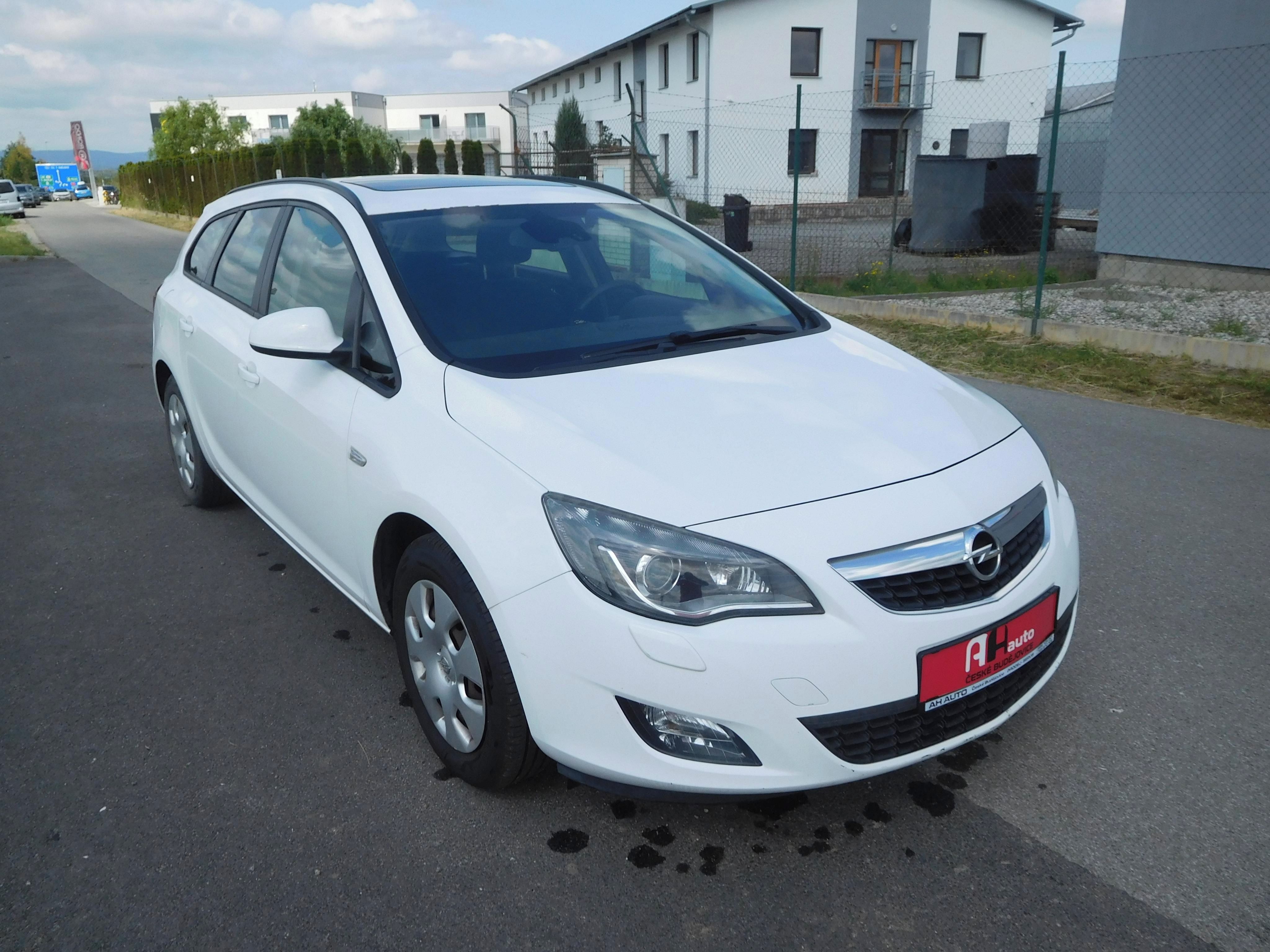 Opel Astra, Sports Tourer 1.7 CDTi Confort - fotka 2