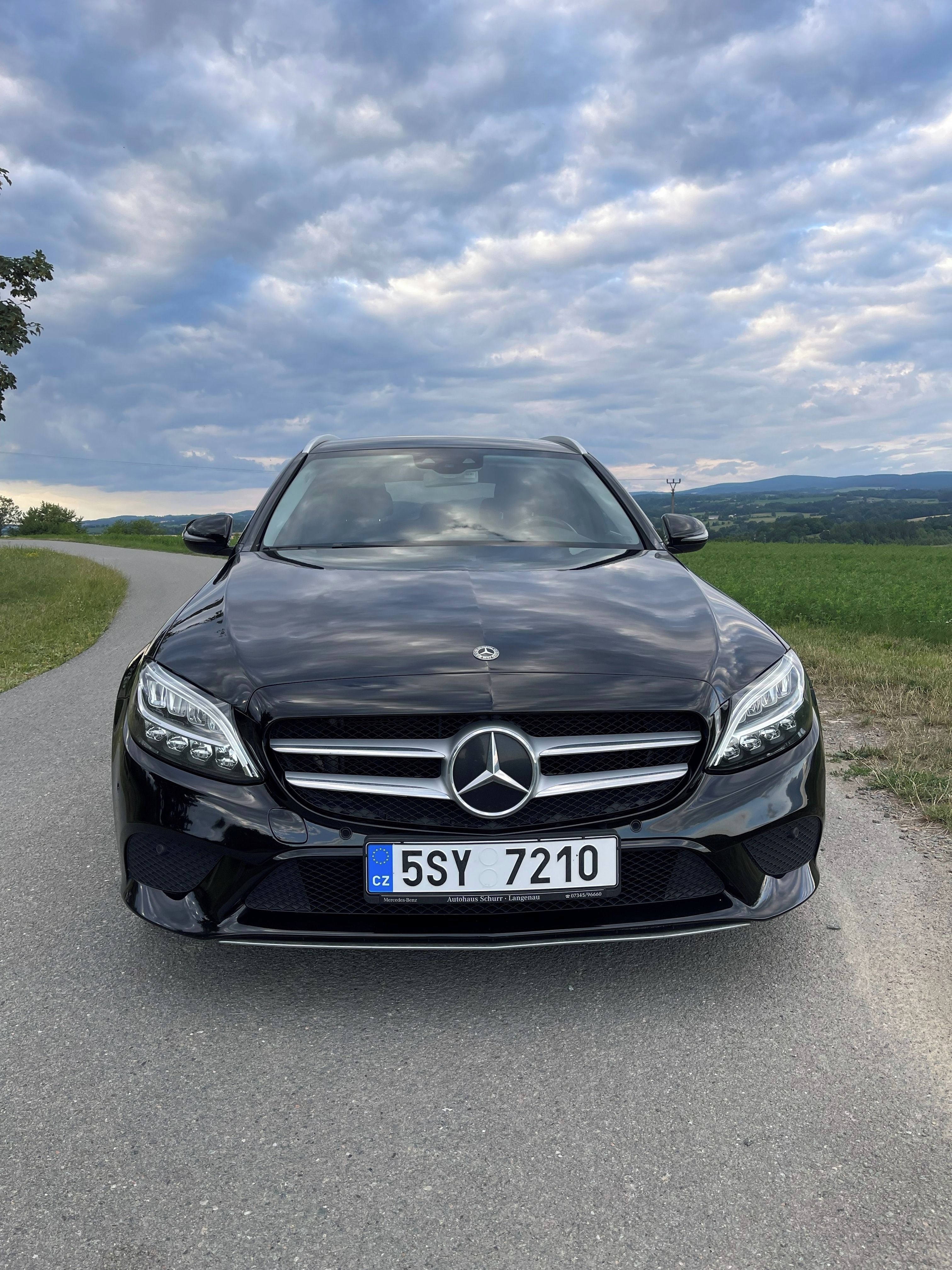 Mercedes-Benz Třídy C, Mercedes-Benz C 220D 143kw - fotka 2