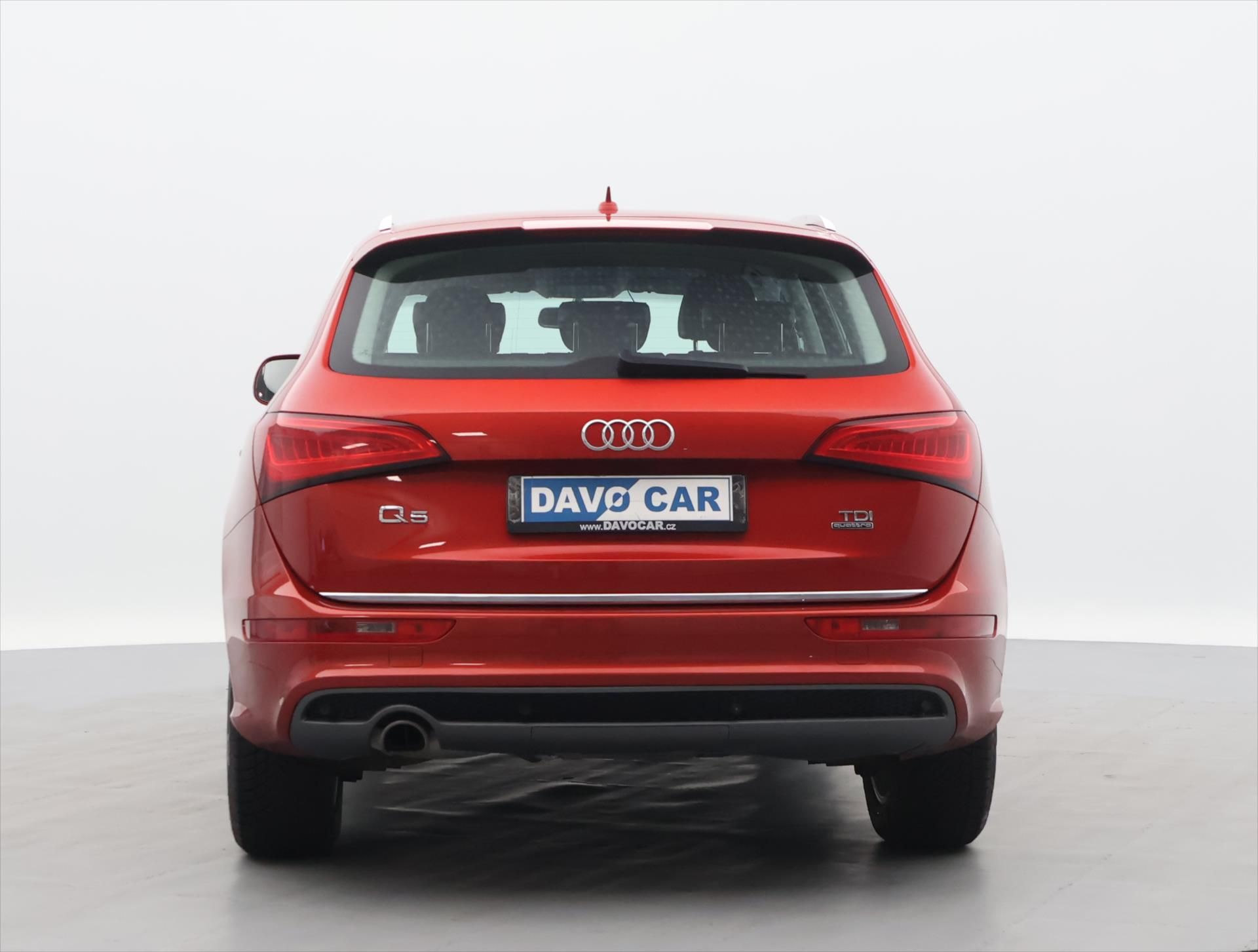 Audi Q5, 2,0 TDI 140kW quattro S-Line - fotka 6