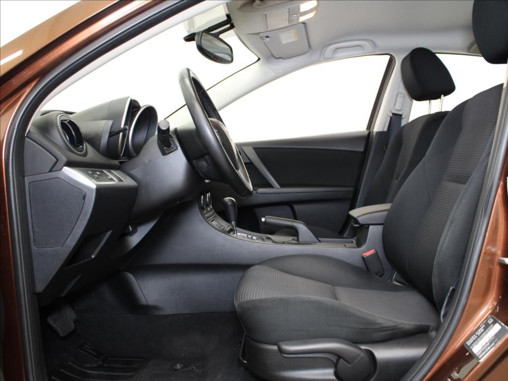 Mazda 3, 2,0 i 110kW AT 2.maj. 128tkm! - fotka 6