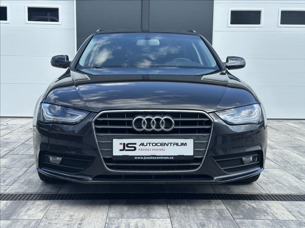 Audi A4, 3,0 TDI 204PS  Ambiente A/T - fotka 4