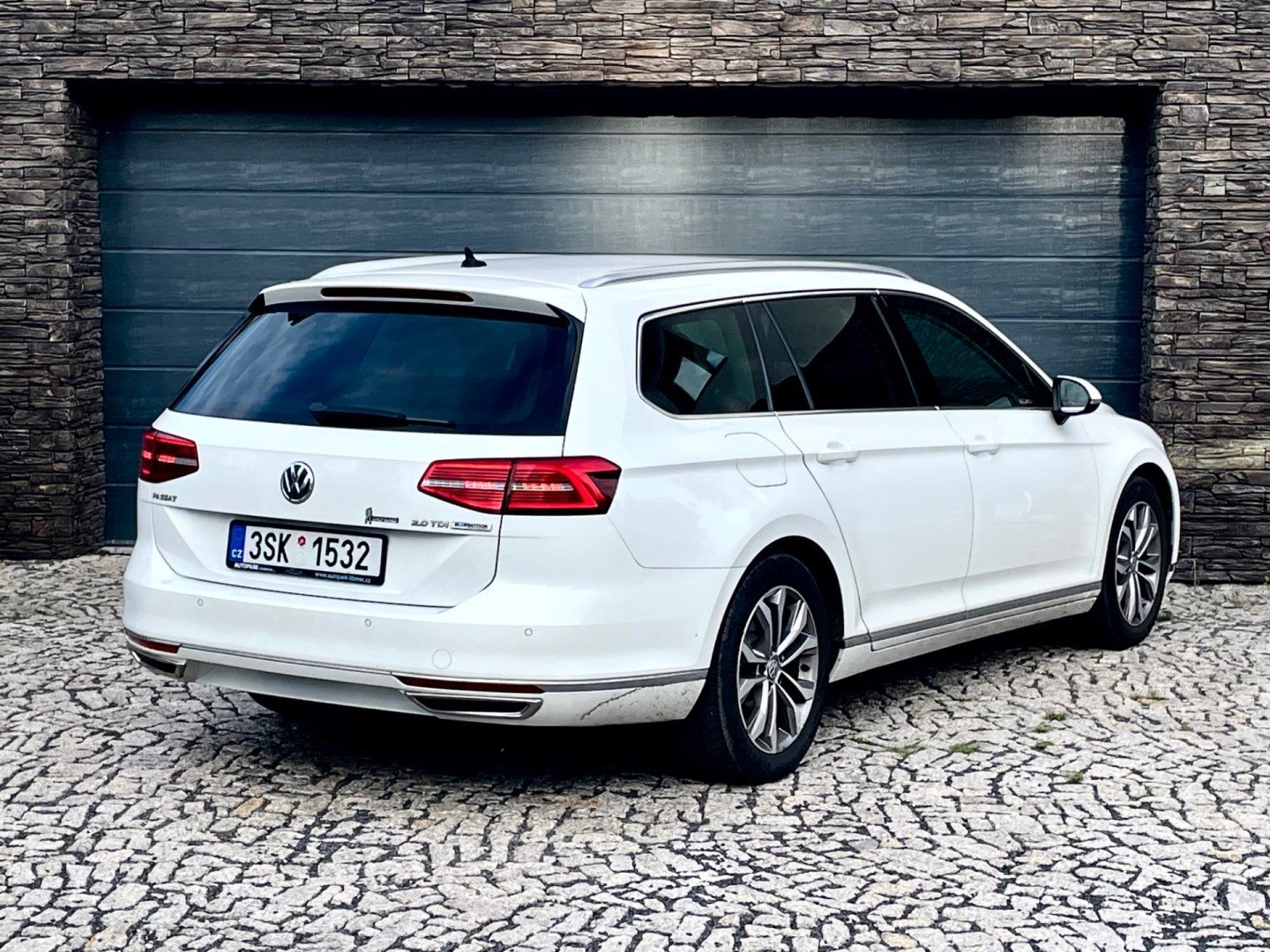 Volkswagen Passat, 2.0 TDI DSG Highline CZ - fotka 4